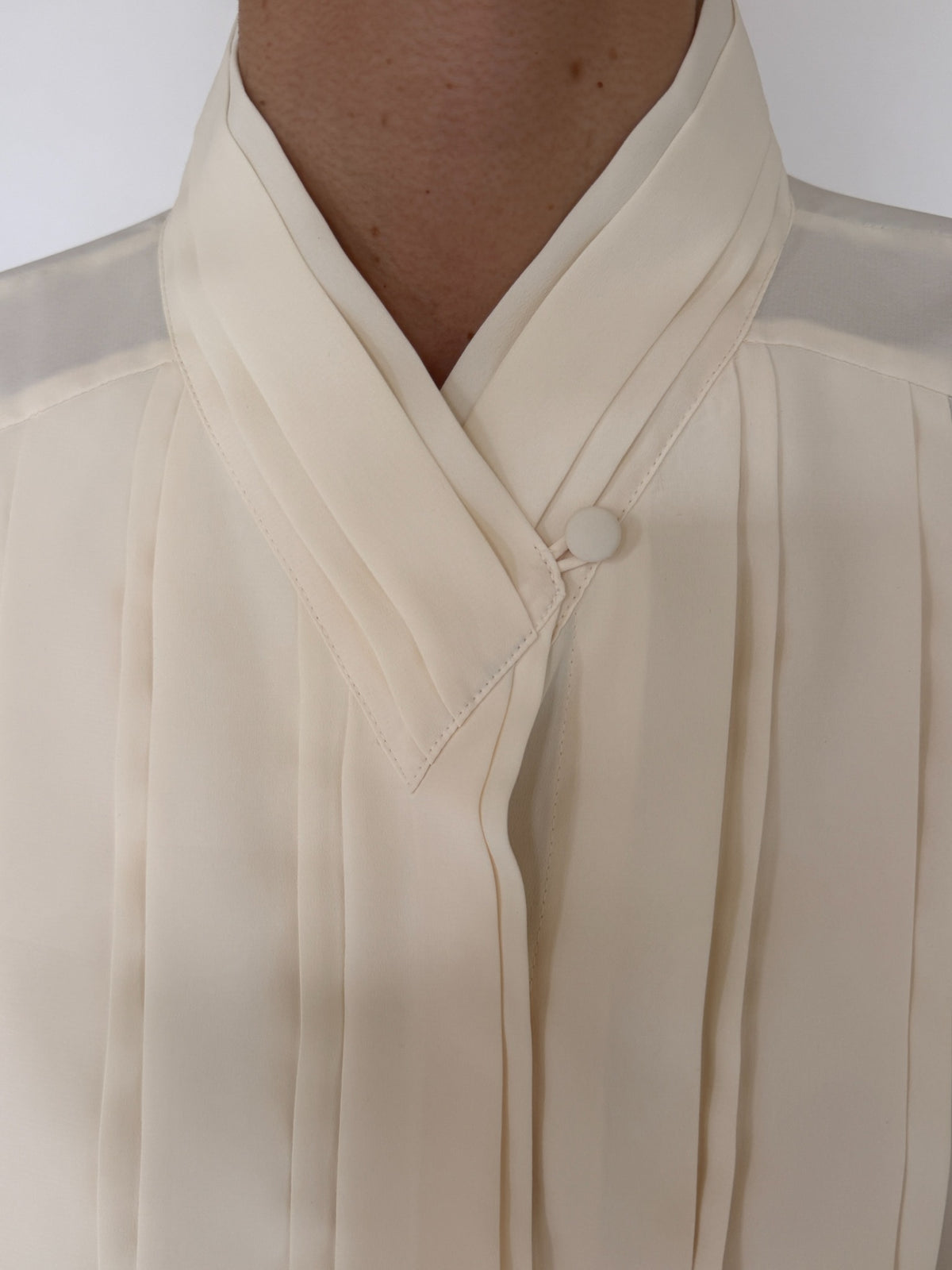 Vintage ivory pleated Christie & Jill blouse