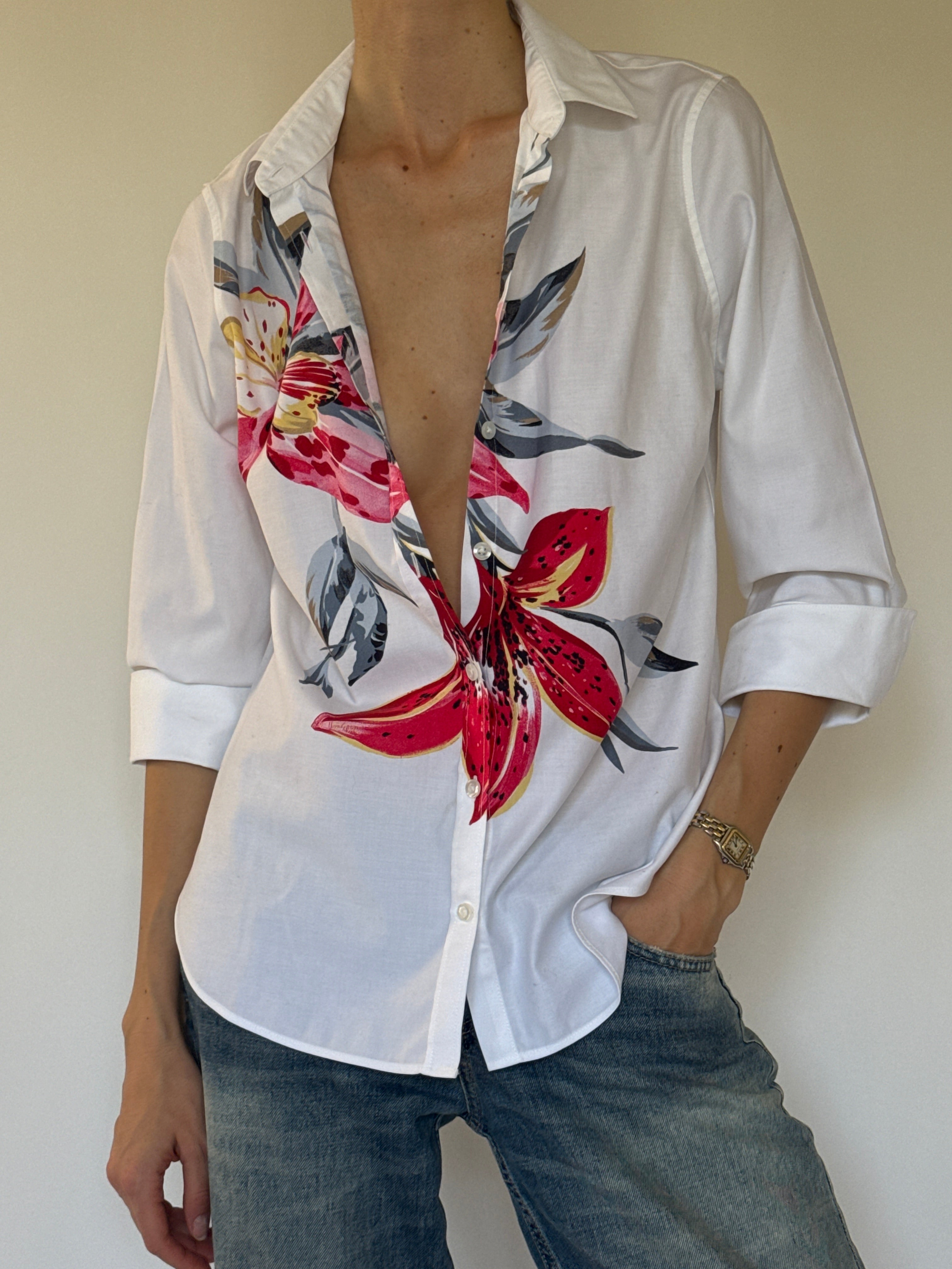 Vintage front button closure detail