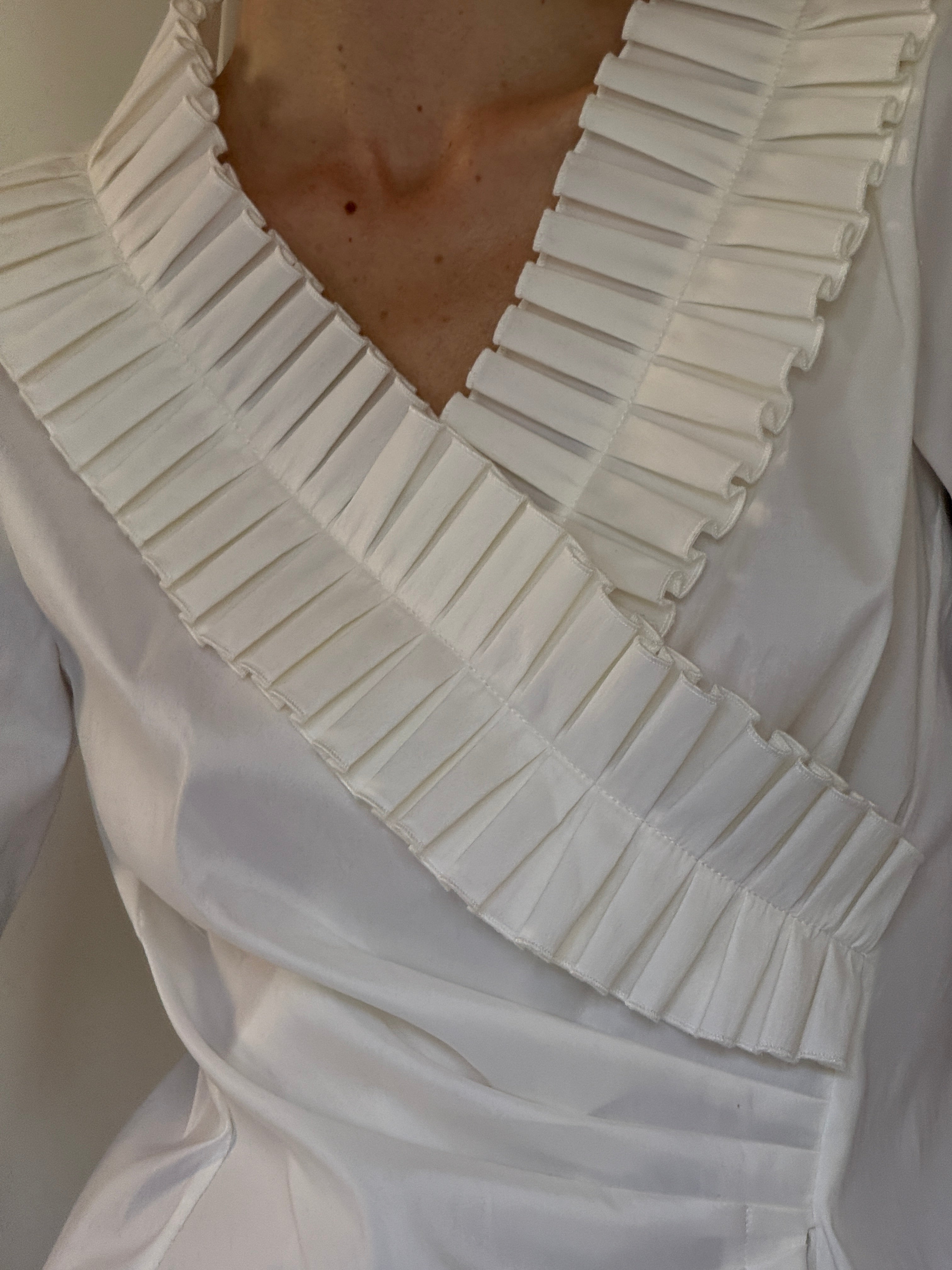 Vintage fitted waist wrap construction detail