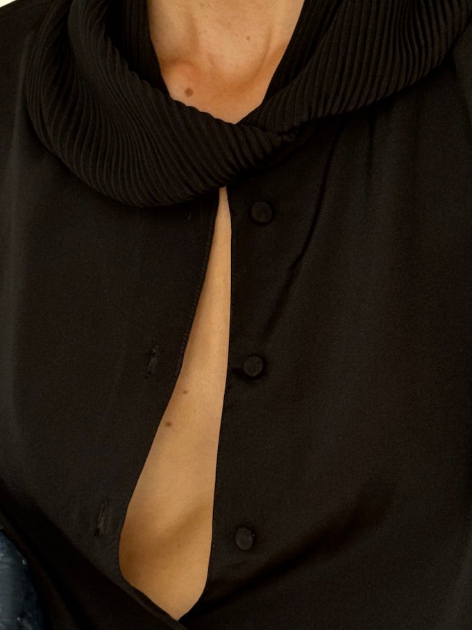 Vintage Black Long-Sleeve Blouse 5231