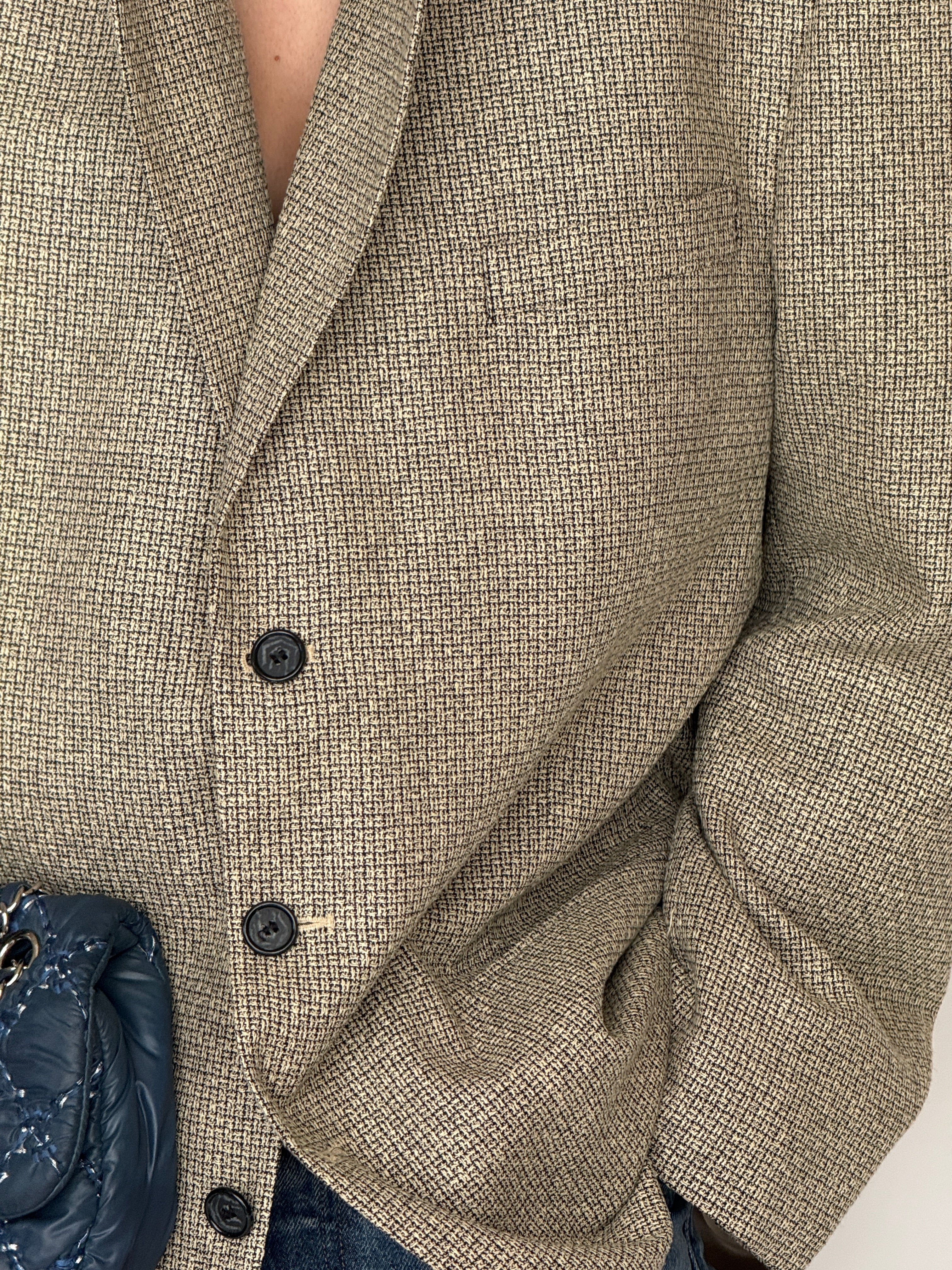 Vintage beige silk wool blend blazer close-up fabric detail