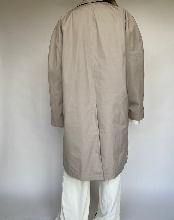 VINTAGE OVERSIZED LIGHT BEIGE COAT 747