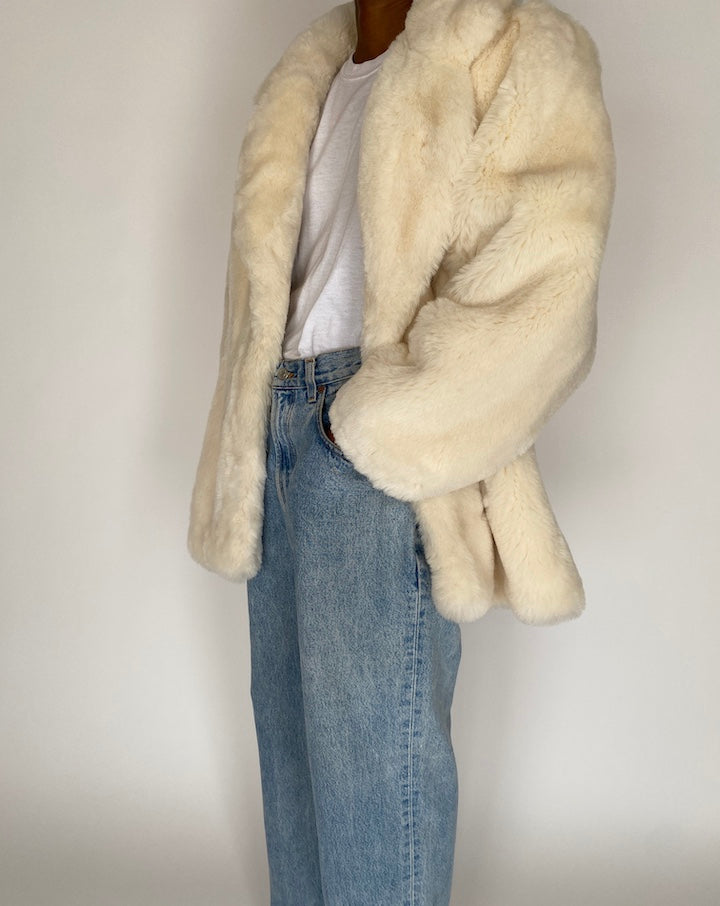 VINTAGE CREAM OVERSIZED FAUX FUR JACKET 2986