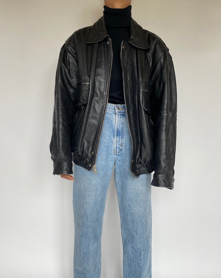 VINTAGE OVERSIZED BLACK LEATHER JACKET