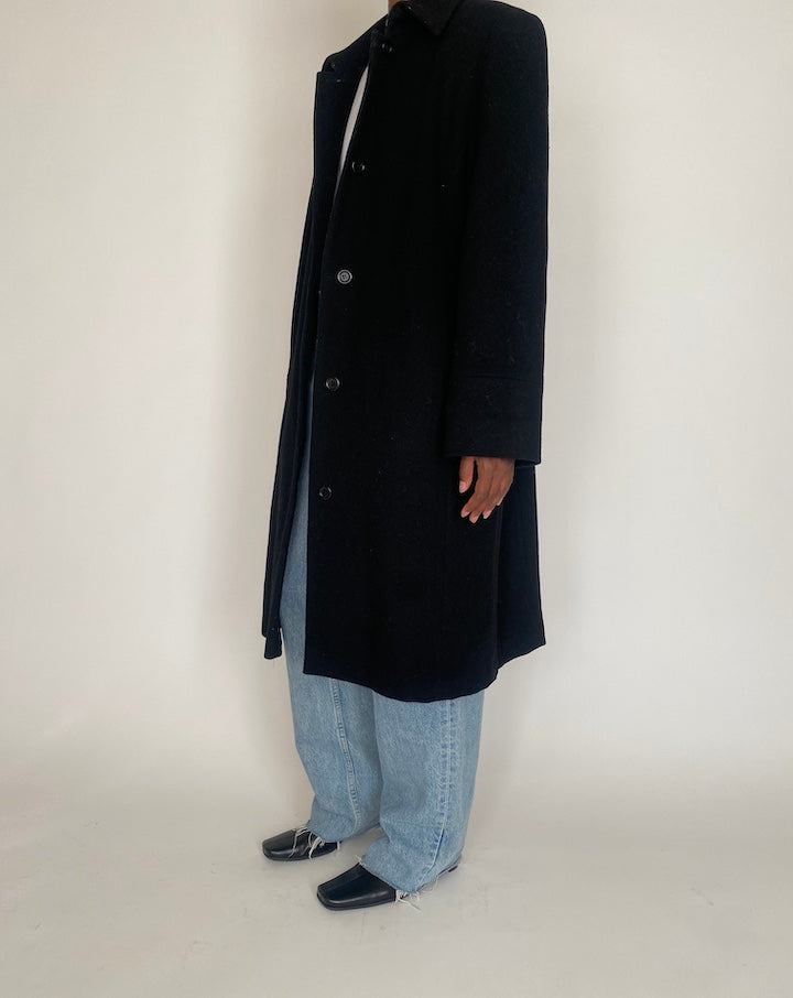 VINTAGE BLACK COAT 4013