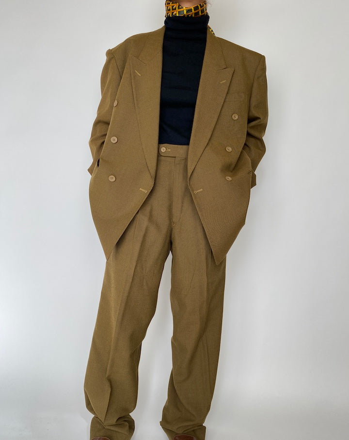 VINTAGE SUIT 1817