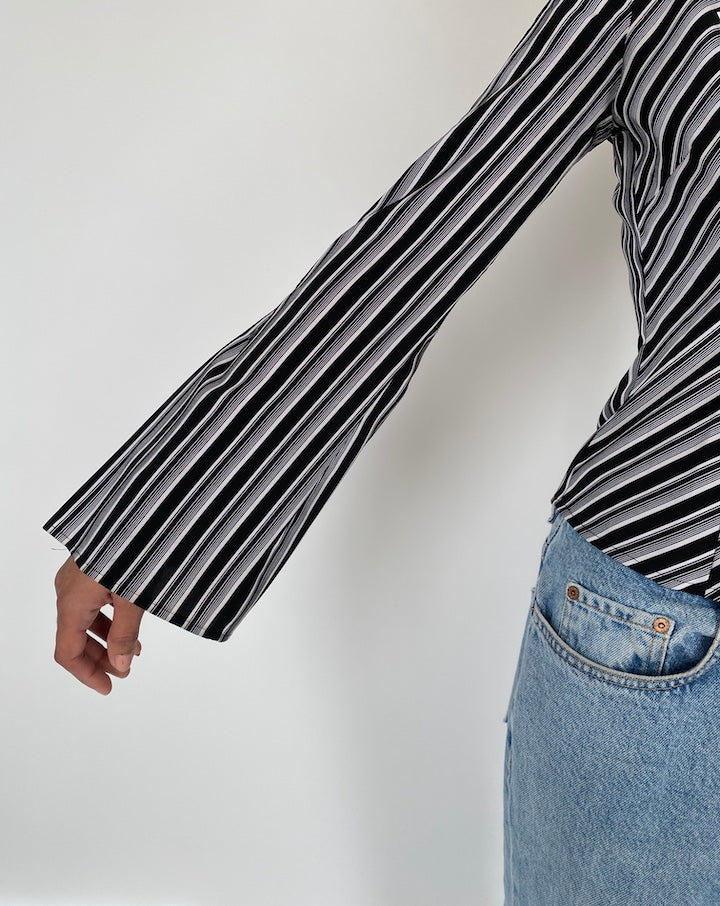 VINTAGE BLACK AND WHITE STRIPED BLOUSE 2585