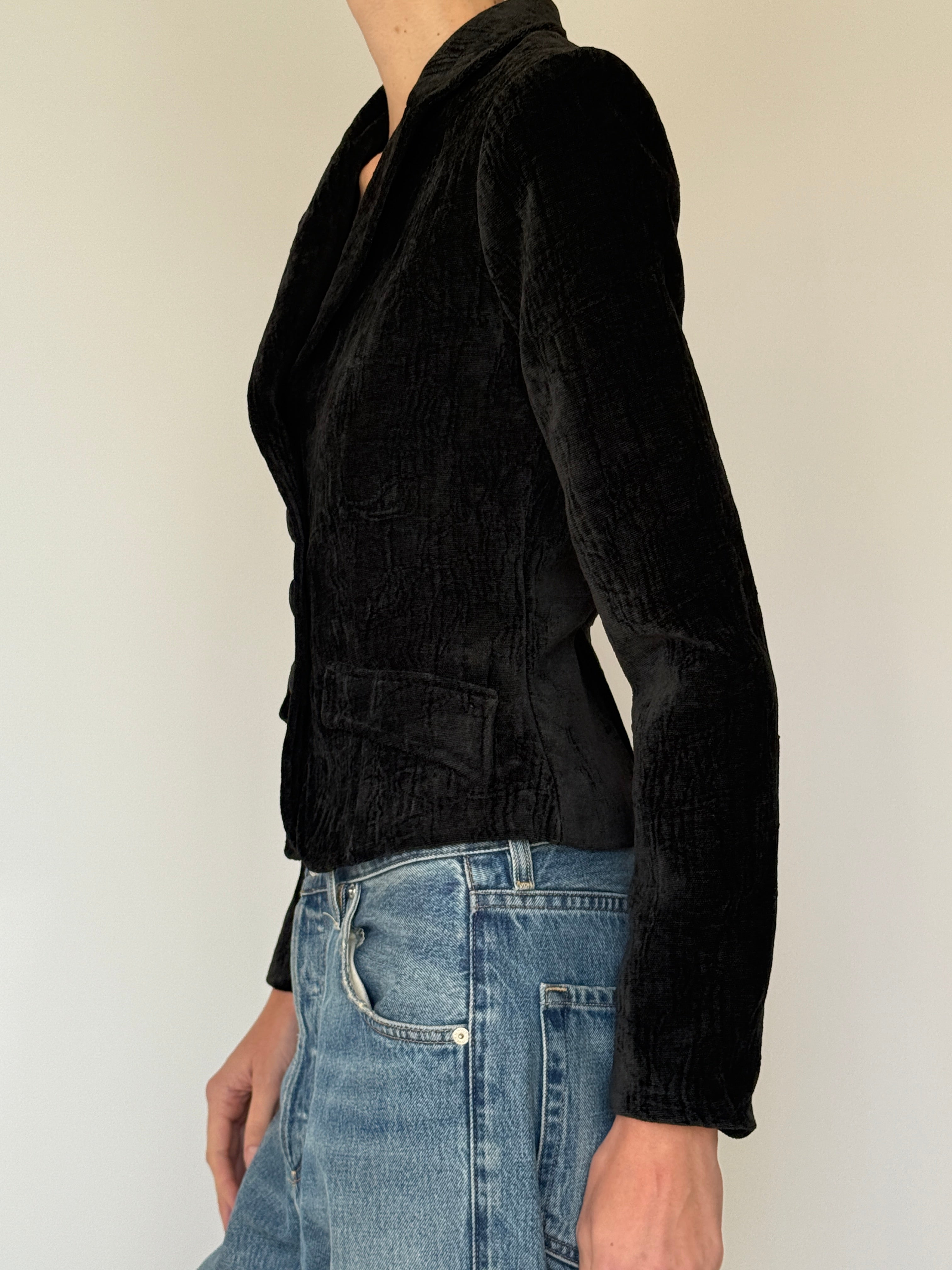 Vintage black velvet fitted blazer side view