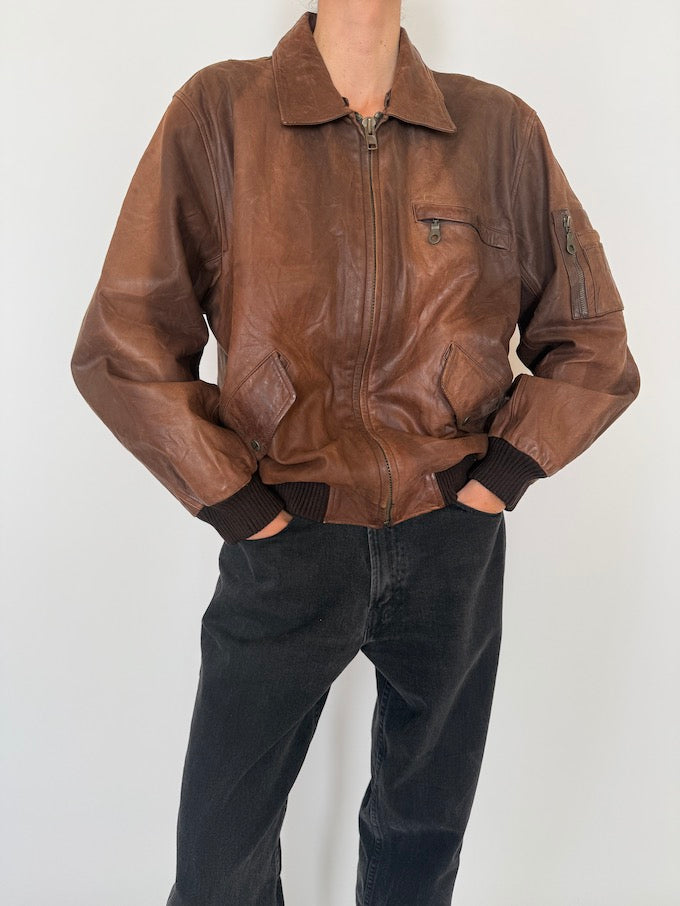 svc, shopvintagecollection, oversized, leatherjacket, brownleatherjacket, vintage, vintagewear, sustainablefashion, leatherjacket