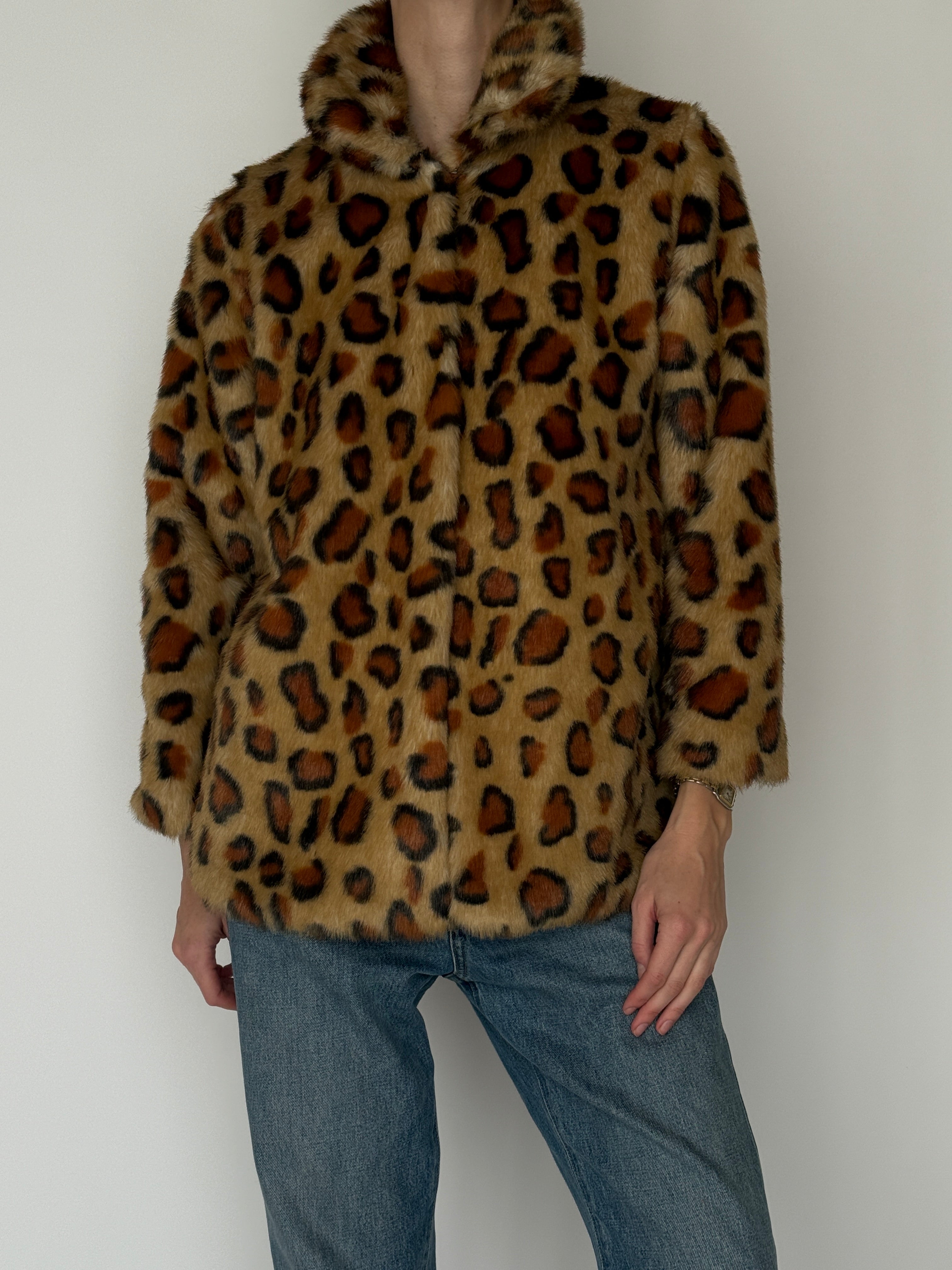 Vintage brown leopard print jacket collar detail