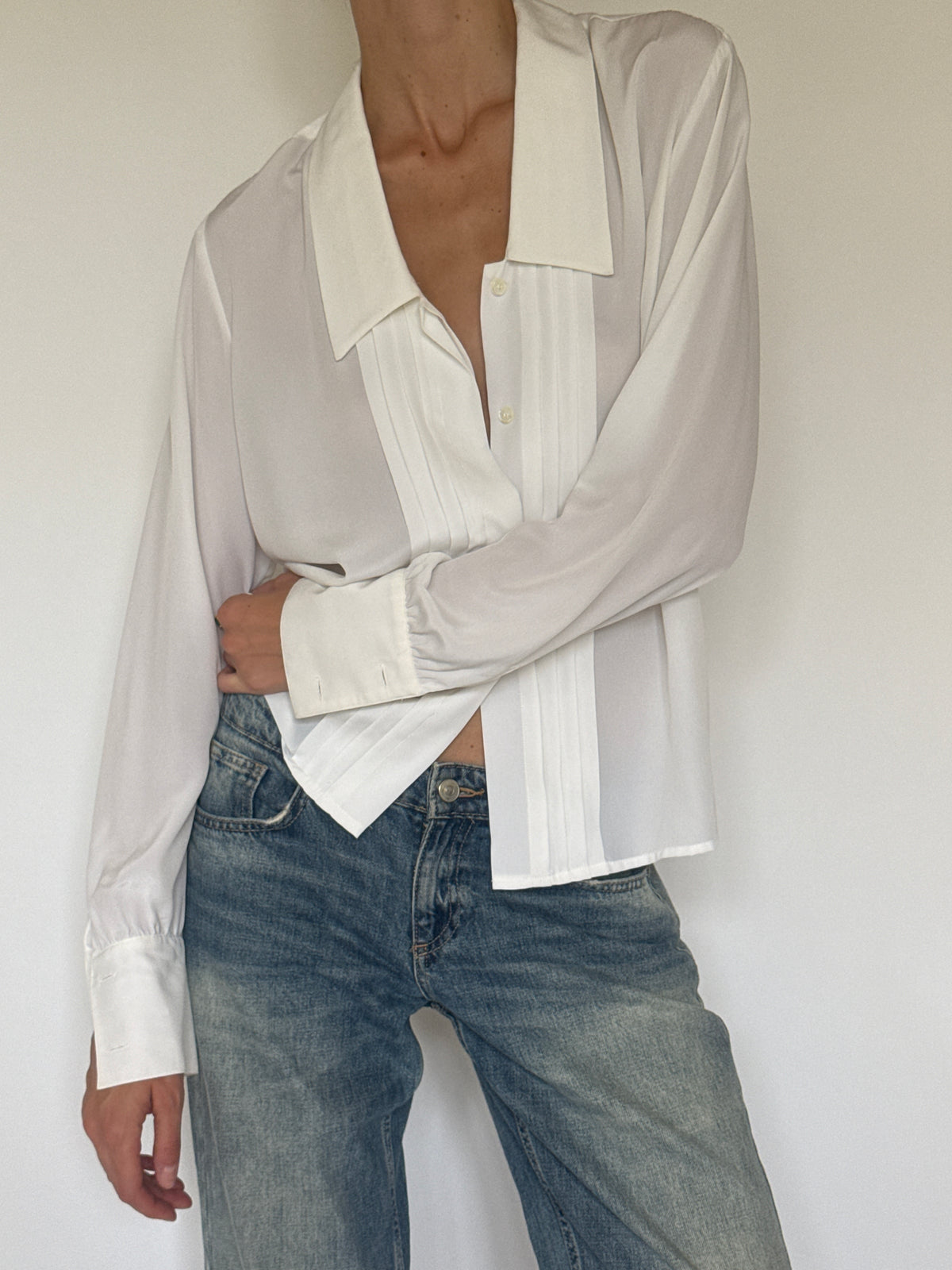 Vintage white blouse pleated front detail