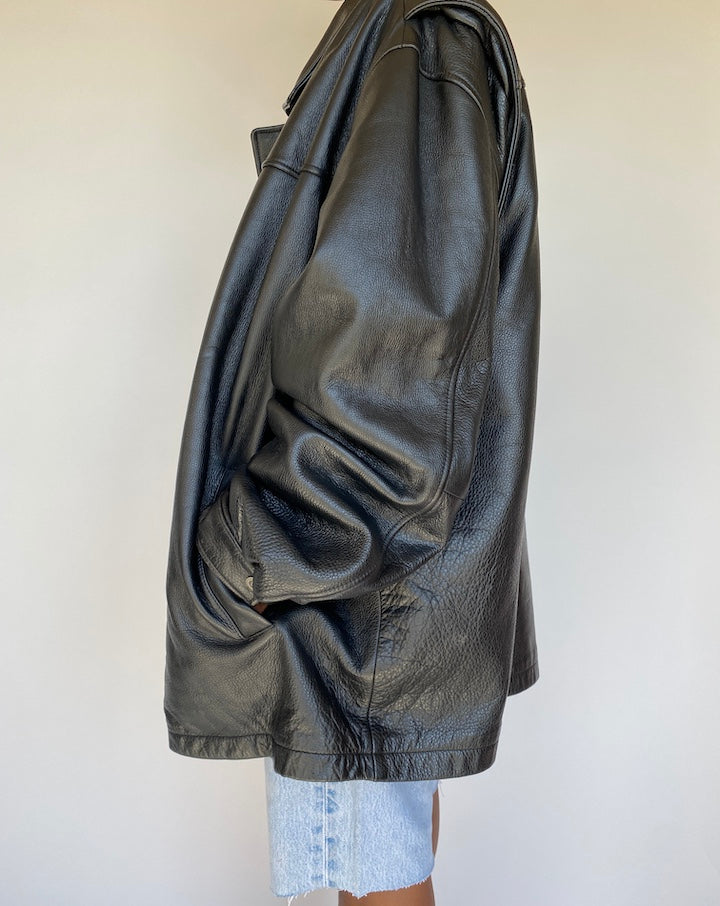 VINTAGE OVERSIZED BLACK LEATHER JACKET 1183