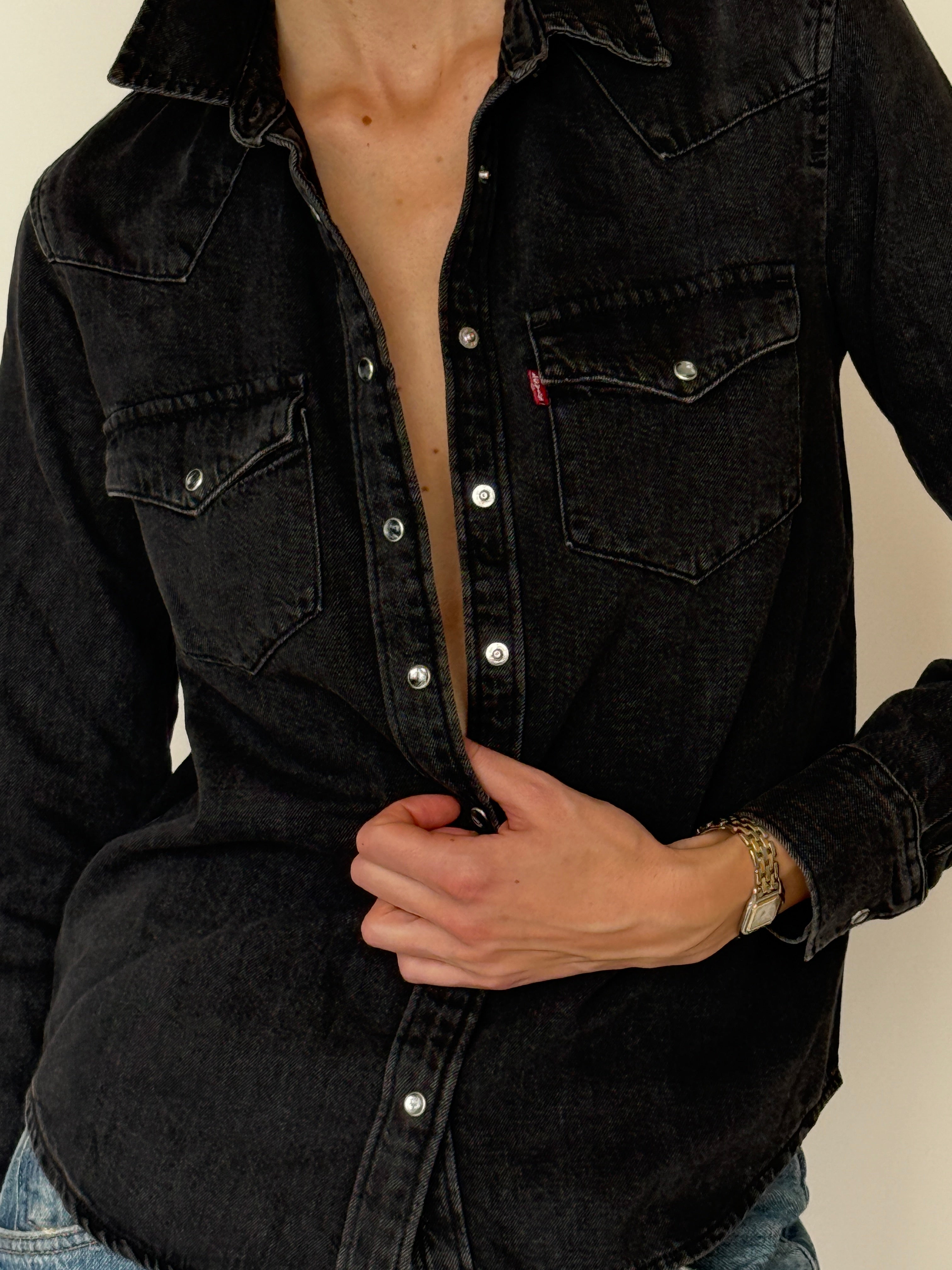 Vintage Levi’s black denim shirt collar and neckline