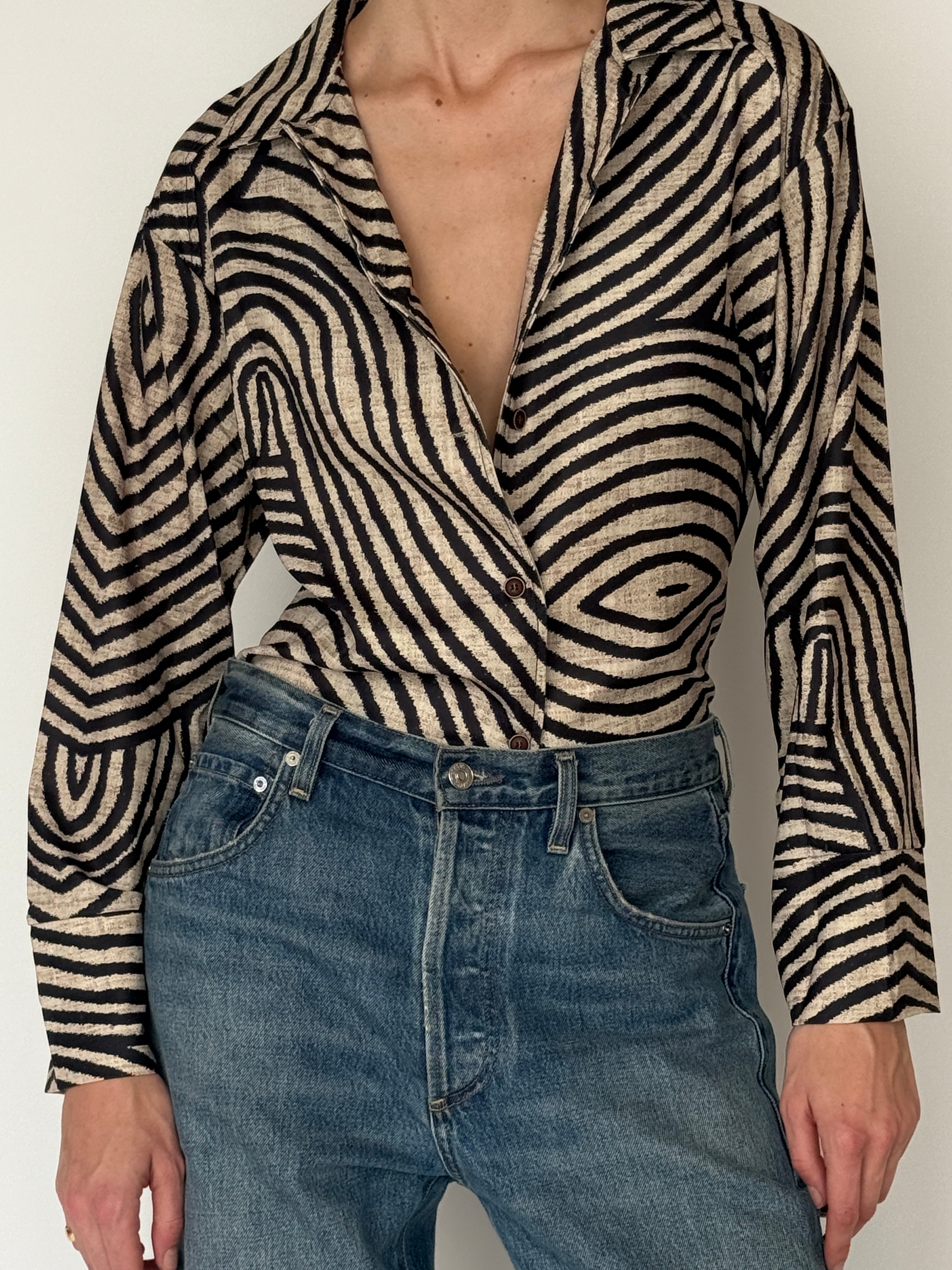 Vintage abstract print shirt beige black detail