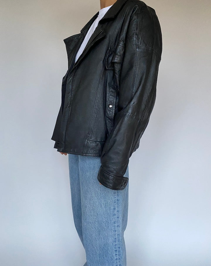 VINTAGE BLACK LEATHER JACKET 2594