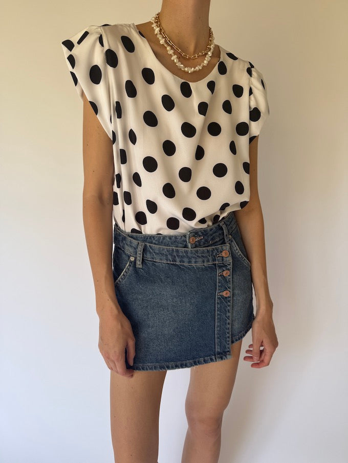 Vintage sleeveless blouse with bold polka-dot print 6166