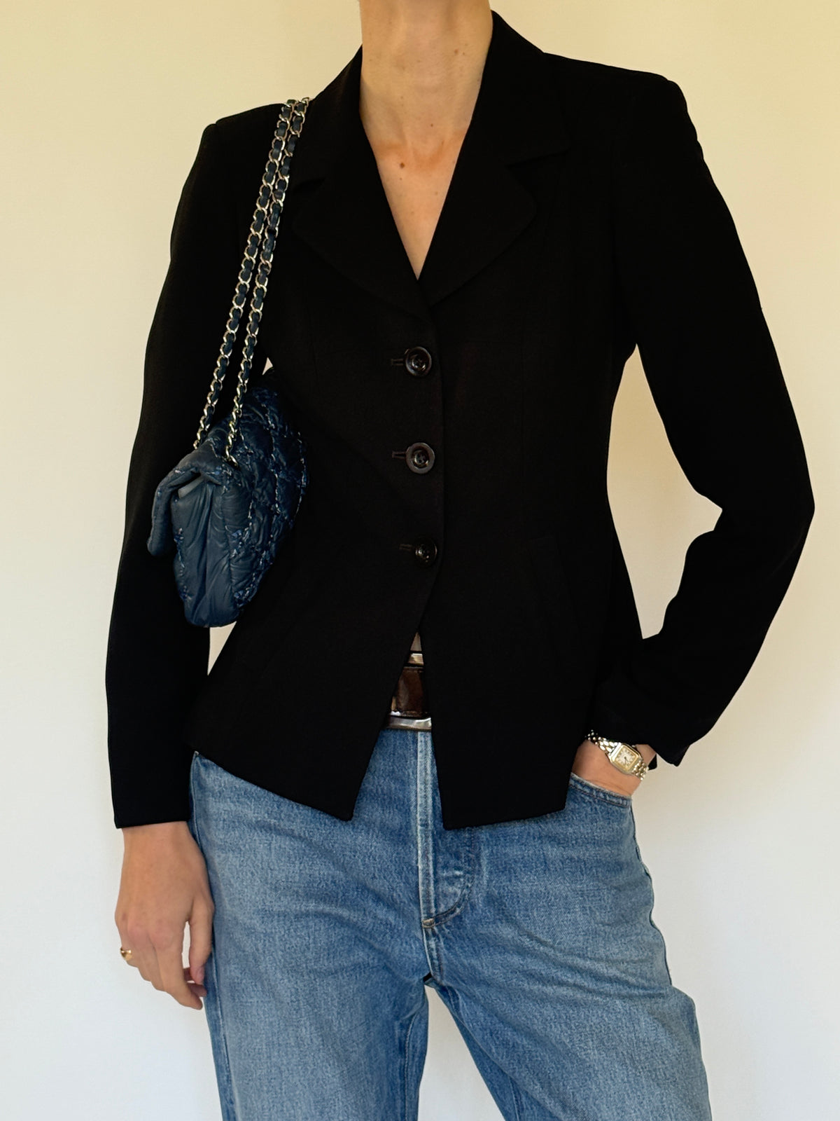 Vintage black fitted blazer front view