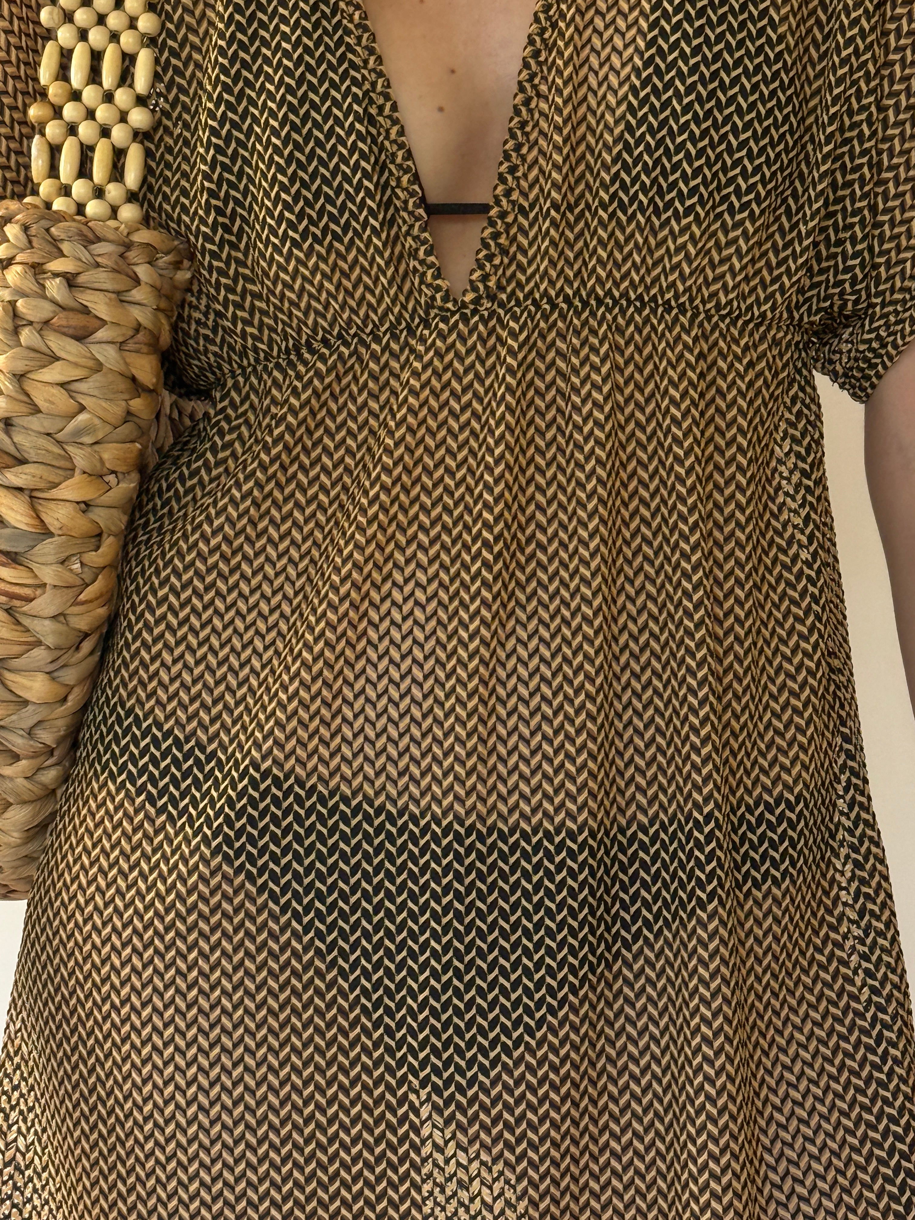 Vintage waist seam detail