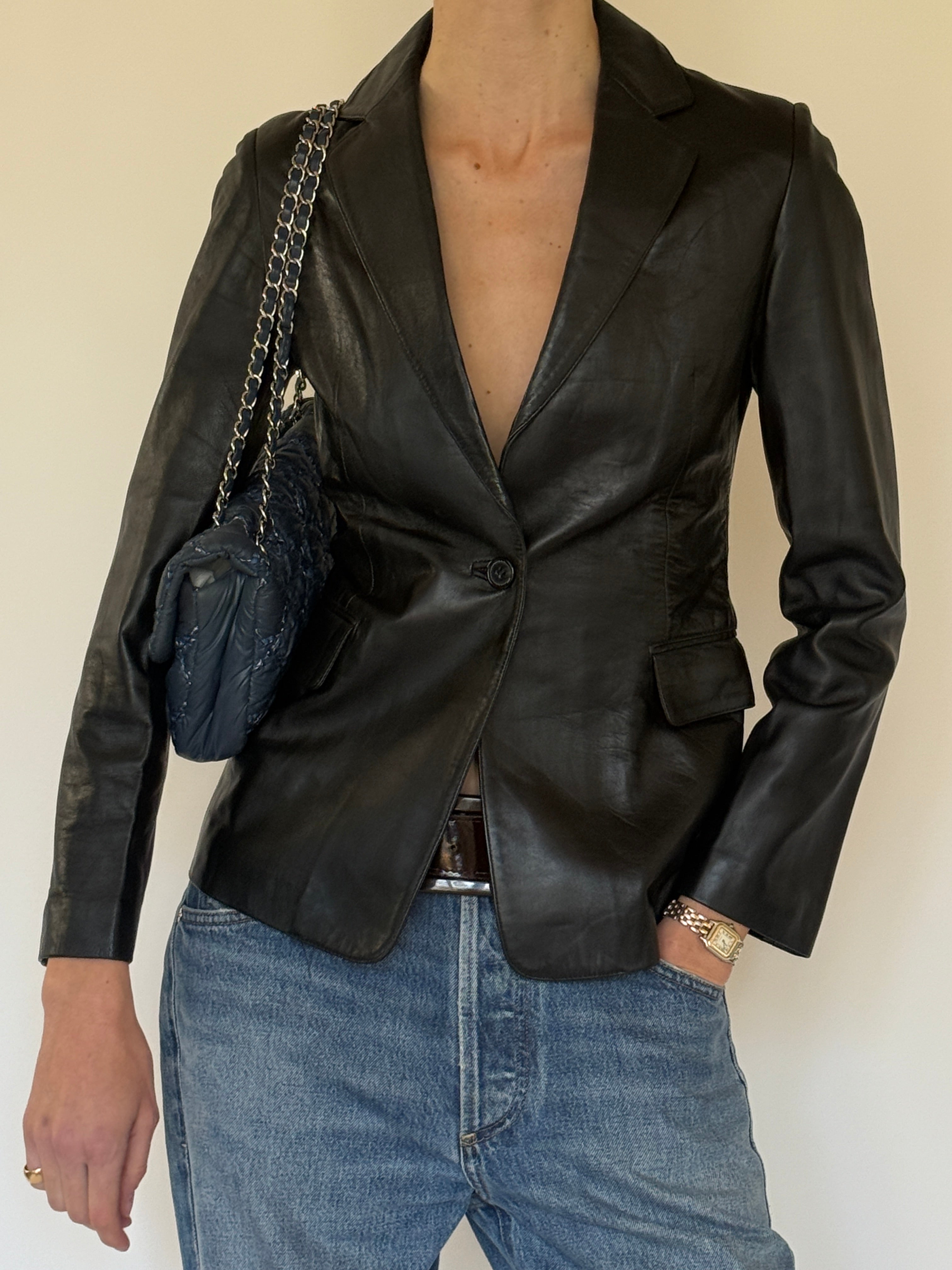 Vintage black leather blazer back view structured fit