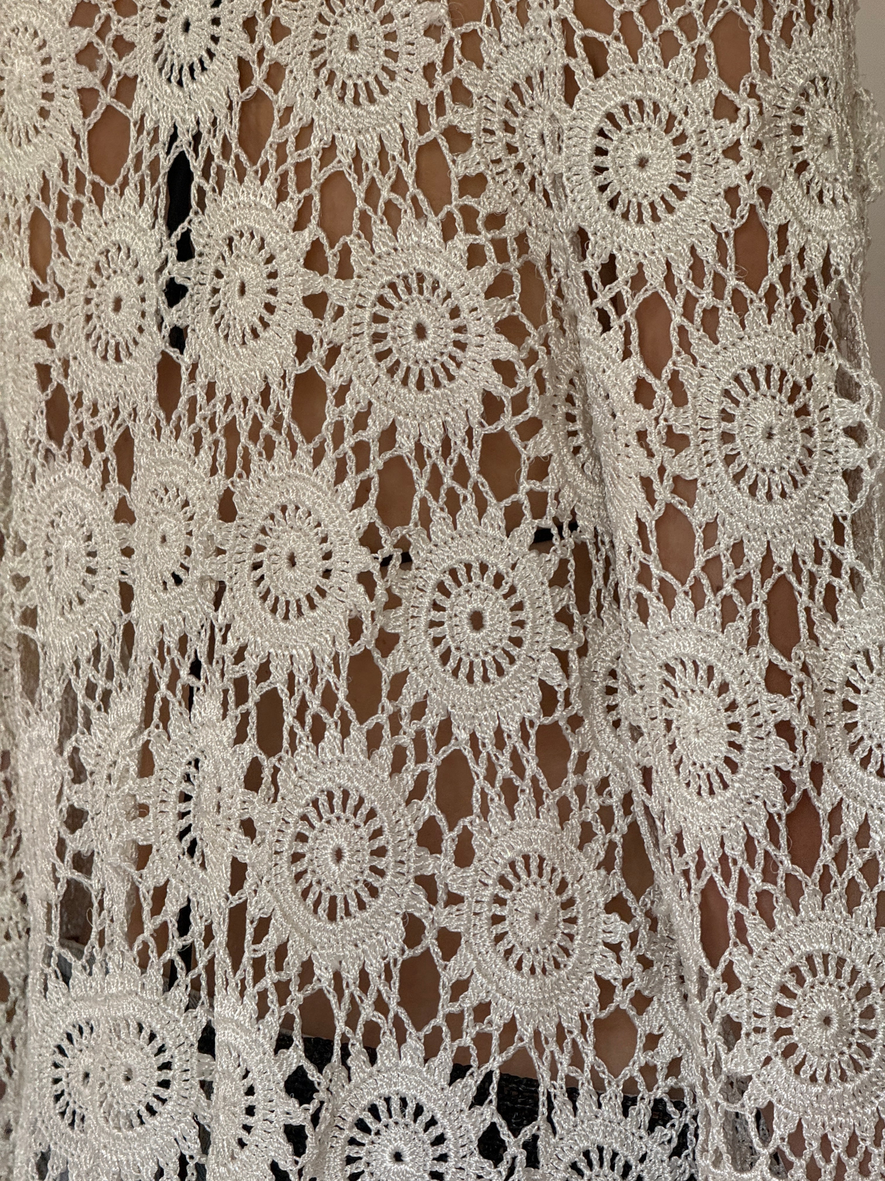 Vintage intricate hand-crocheted floral motif detail