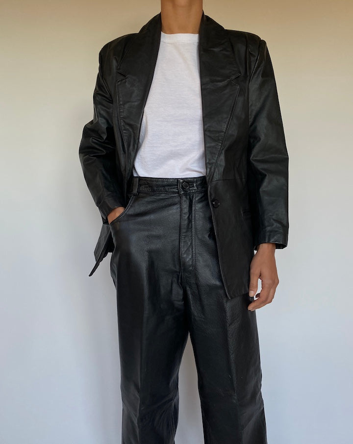VINTAGE BLACK LEATHER JACKET 2652