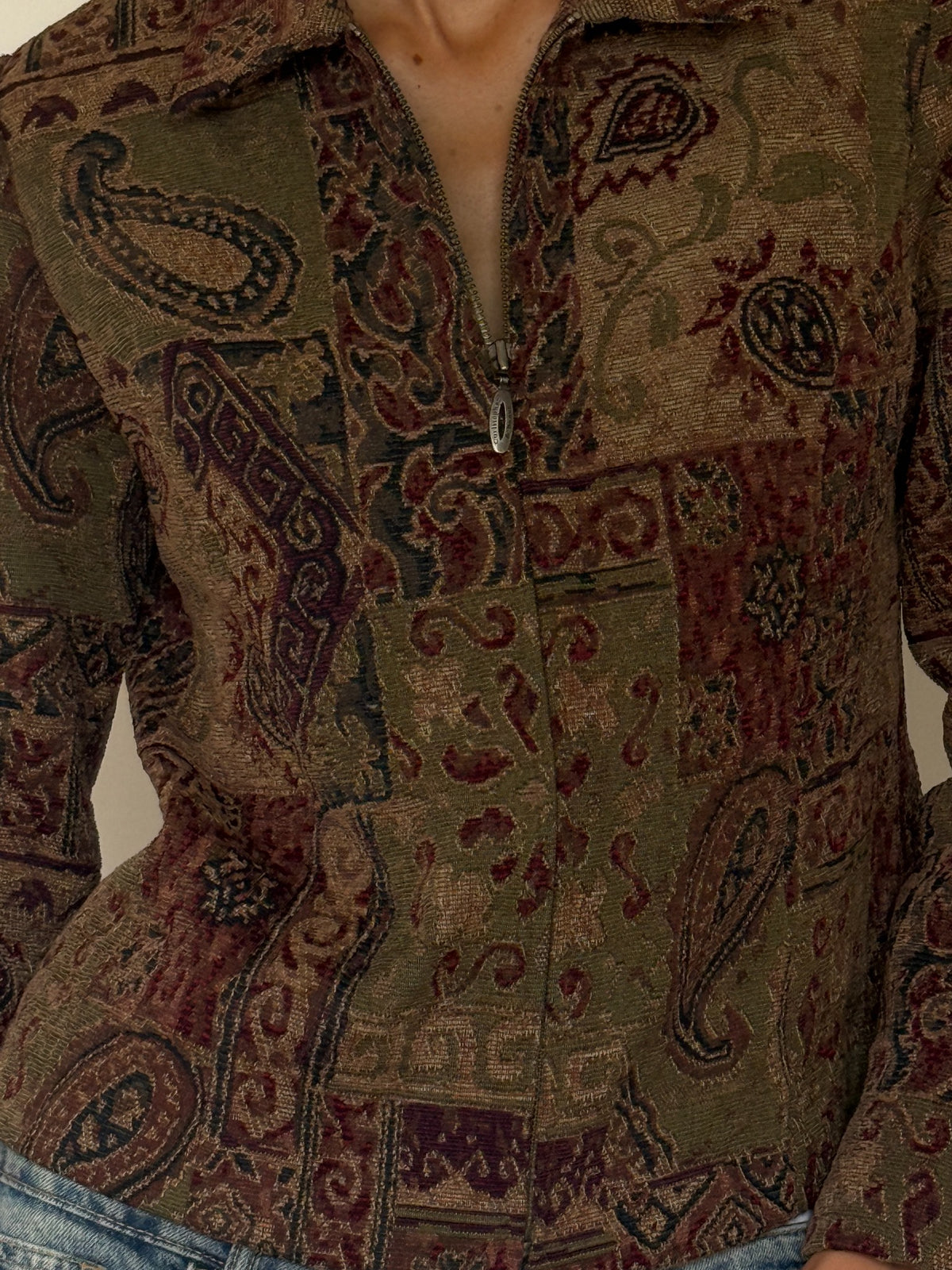 Vintage tapestry paisley jacket zipper detail