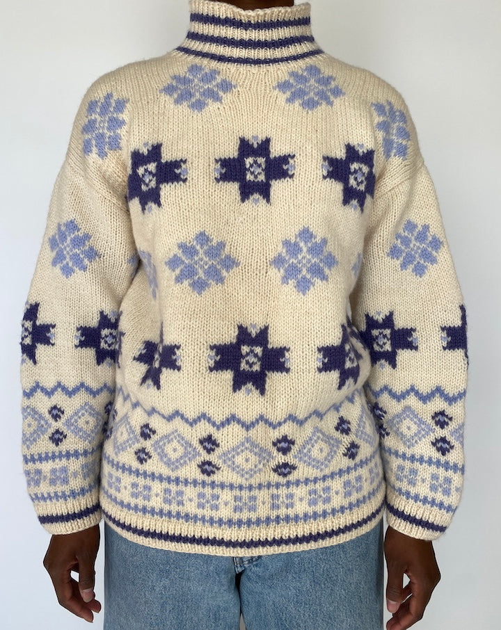 VINTAGE OFF WHITE SWEATER WITH SNOW FLAKES 1984