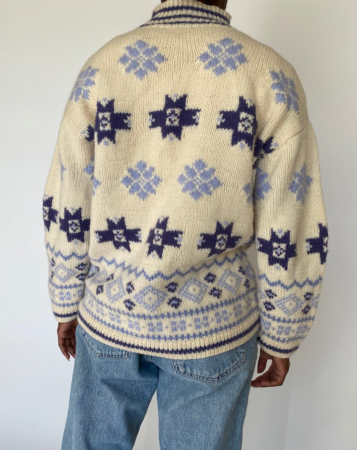 VINTAGE OFF WHITE SWEATER WITH SNOW FLAKES 1984