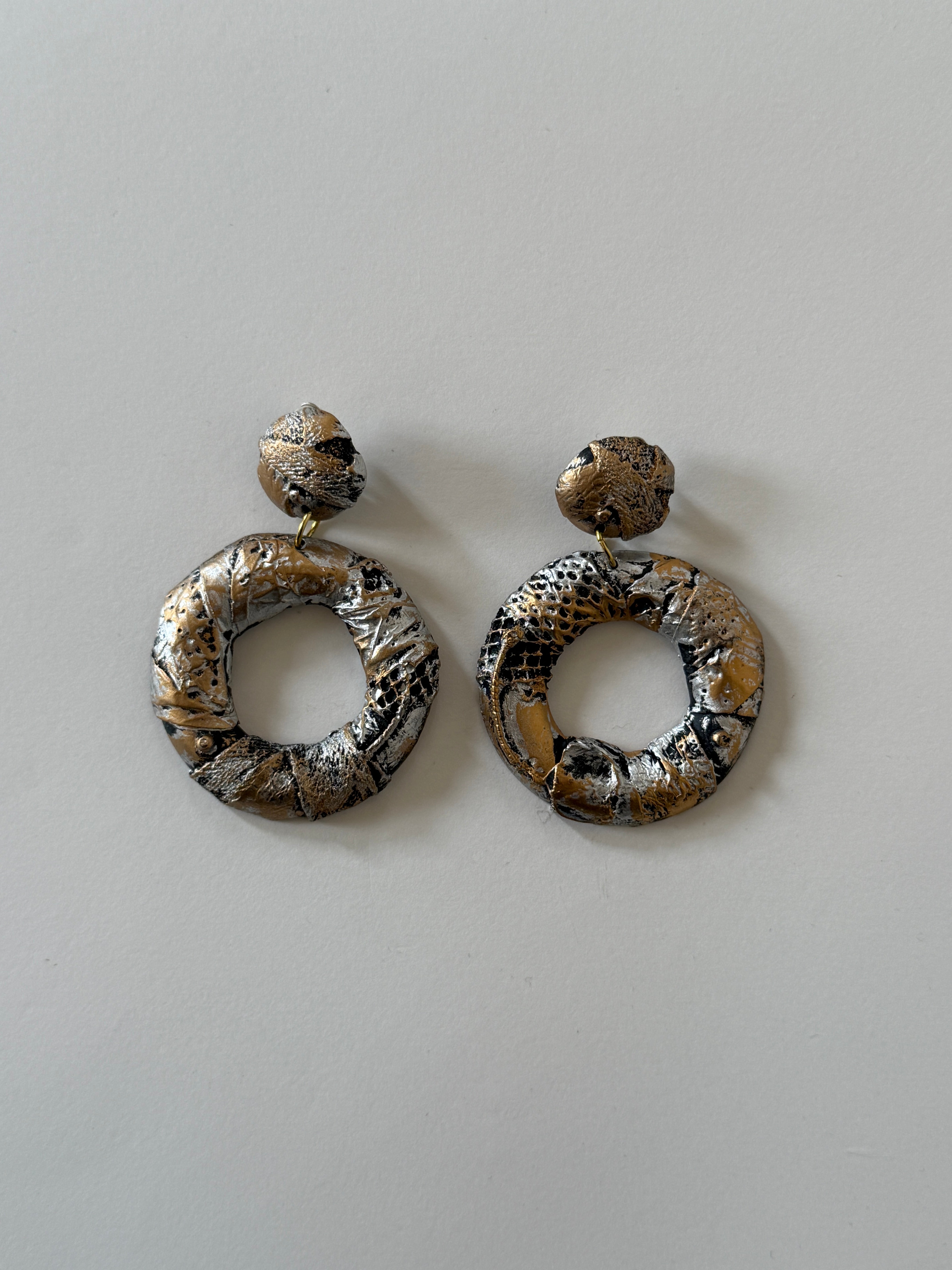 VINTAGE ANTIQUED GOLD EMBOSSED HOOP CLIP-ON EARRINGS
