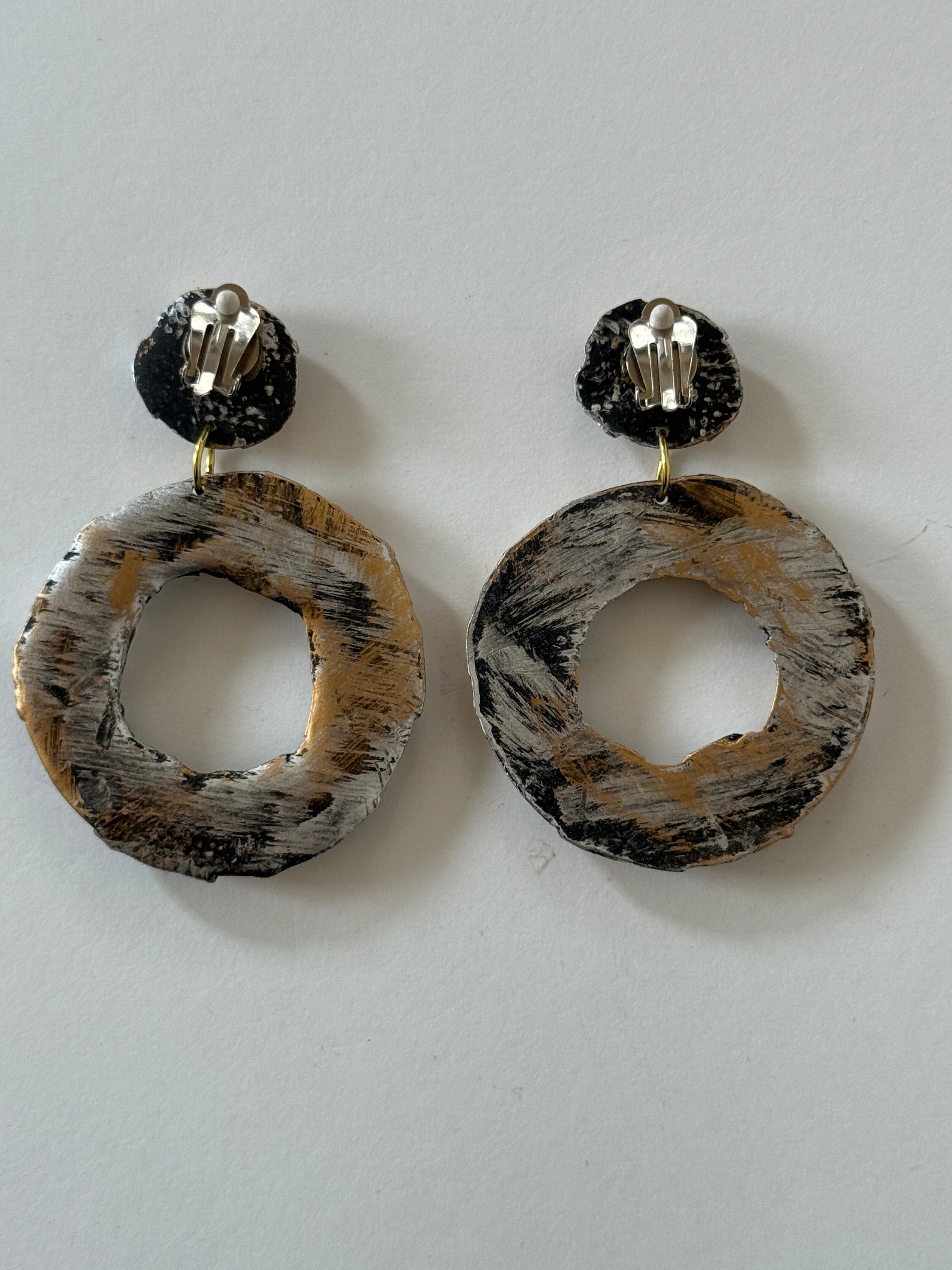 VINTAGE ANTIQUED GOLD EMBOSSED HOOP CLIP-ON EARRINGS