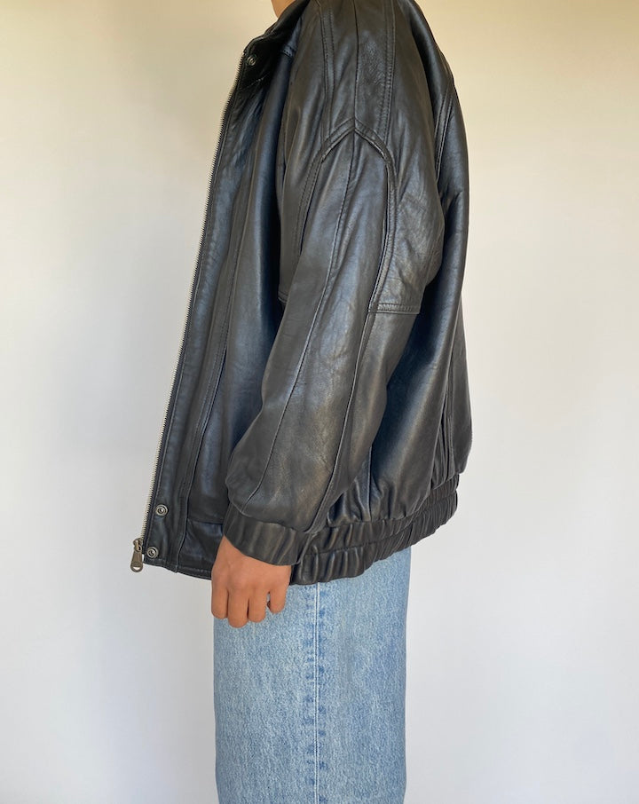 VINTAGE BLACK LEATHER JACKET 3190