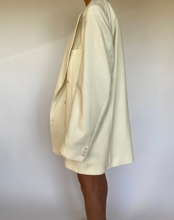 VINTAGE OVERSIZED CREAM BLAZER 2674