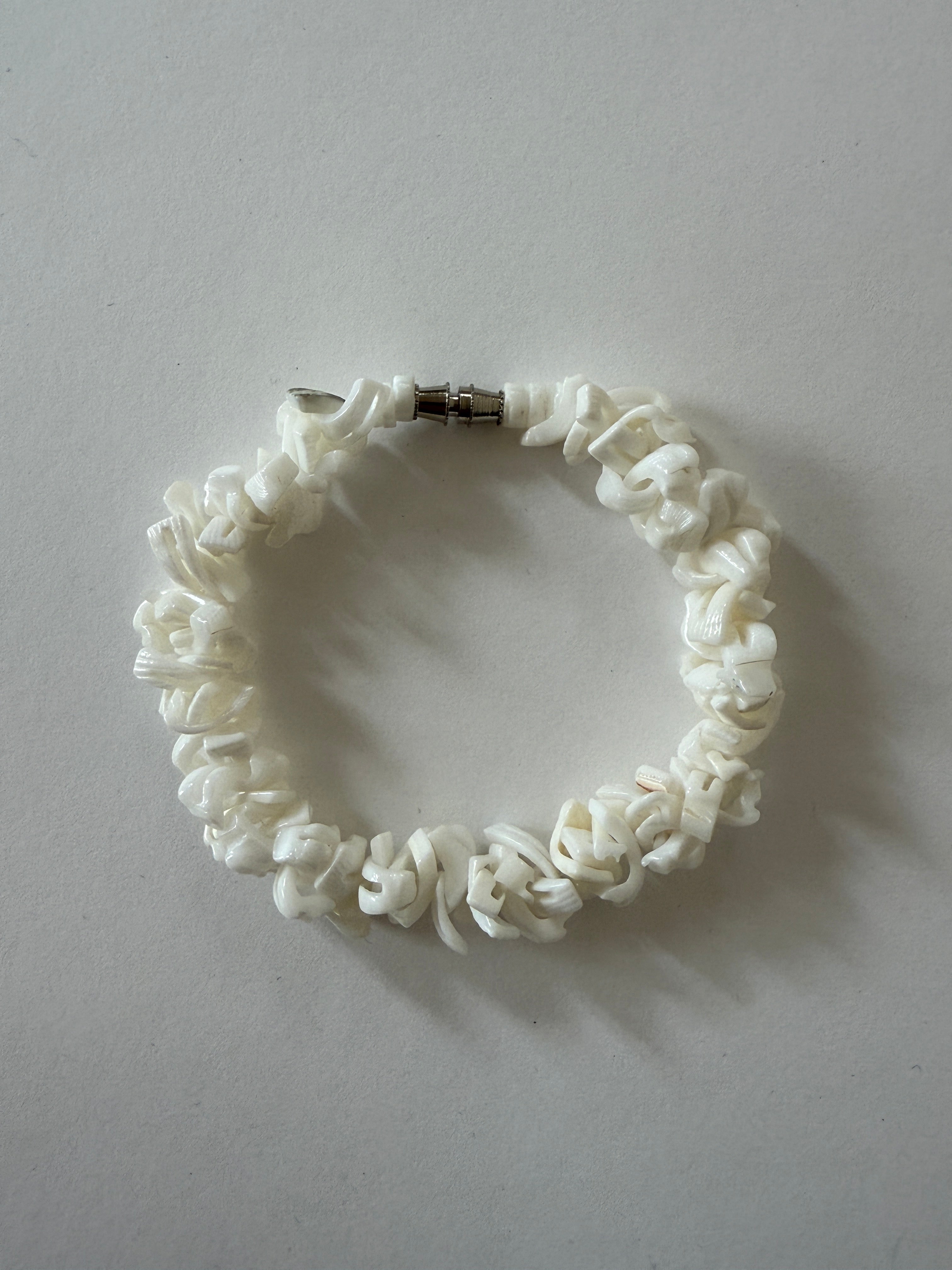 Vintage shell chip bracelet front view