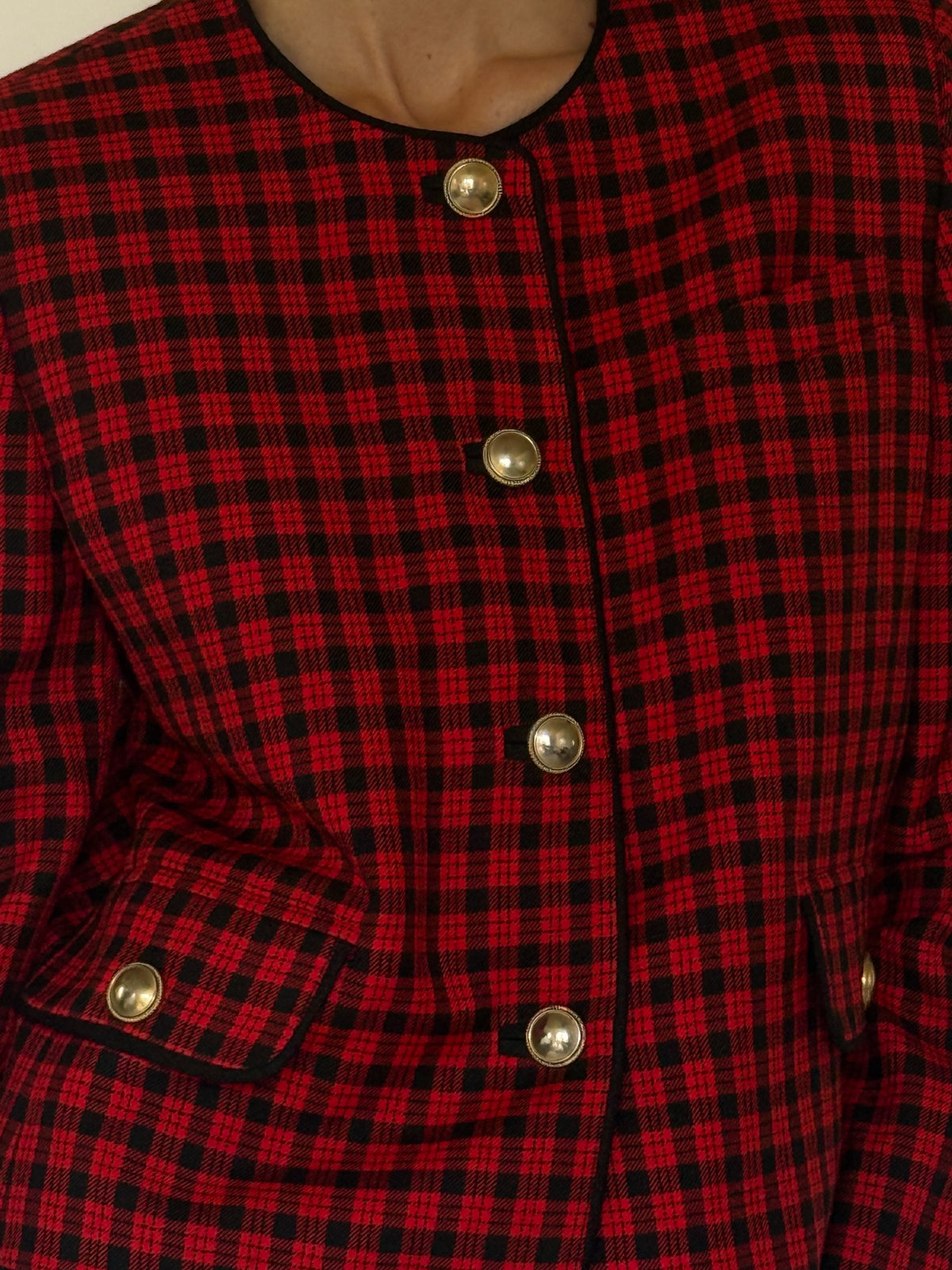 Vintage plaid blazer red and black pocket and button detail
