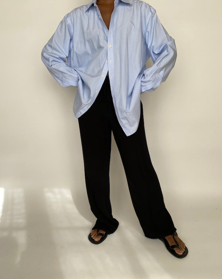 VINTAGE BLUE AND WHITE STRIPED BUTTON DOWN SHIRT 2022