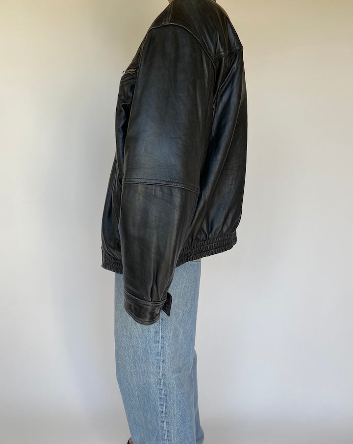 VINTAGE BLACK LEATHER JACKET 3209