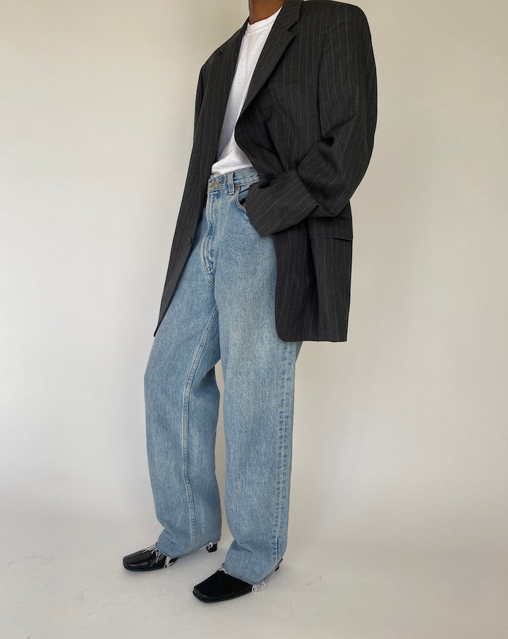VINTAGE DARK GREY PINSTRIPED BLAZER 4141