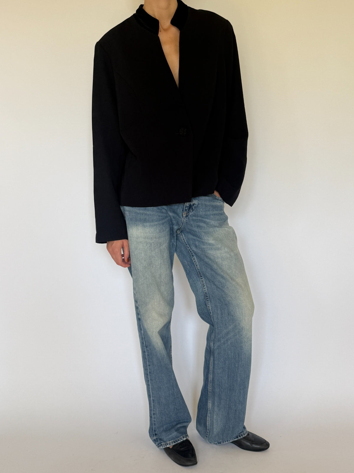 Vintage black velvet collar blazer side view
