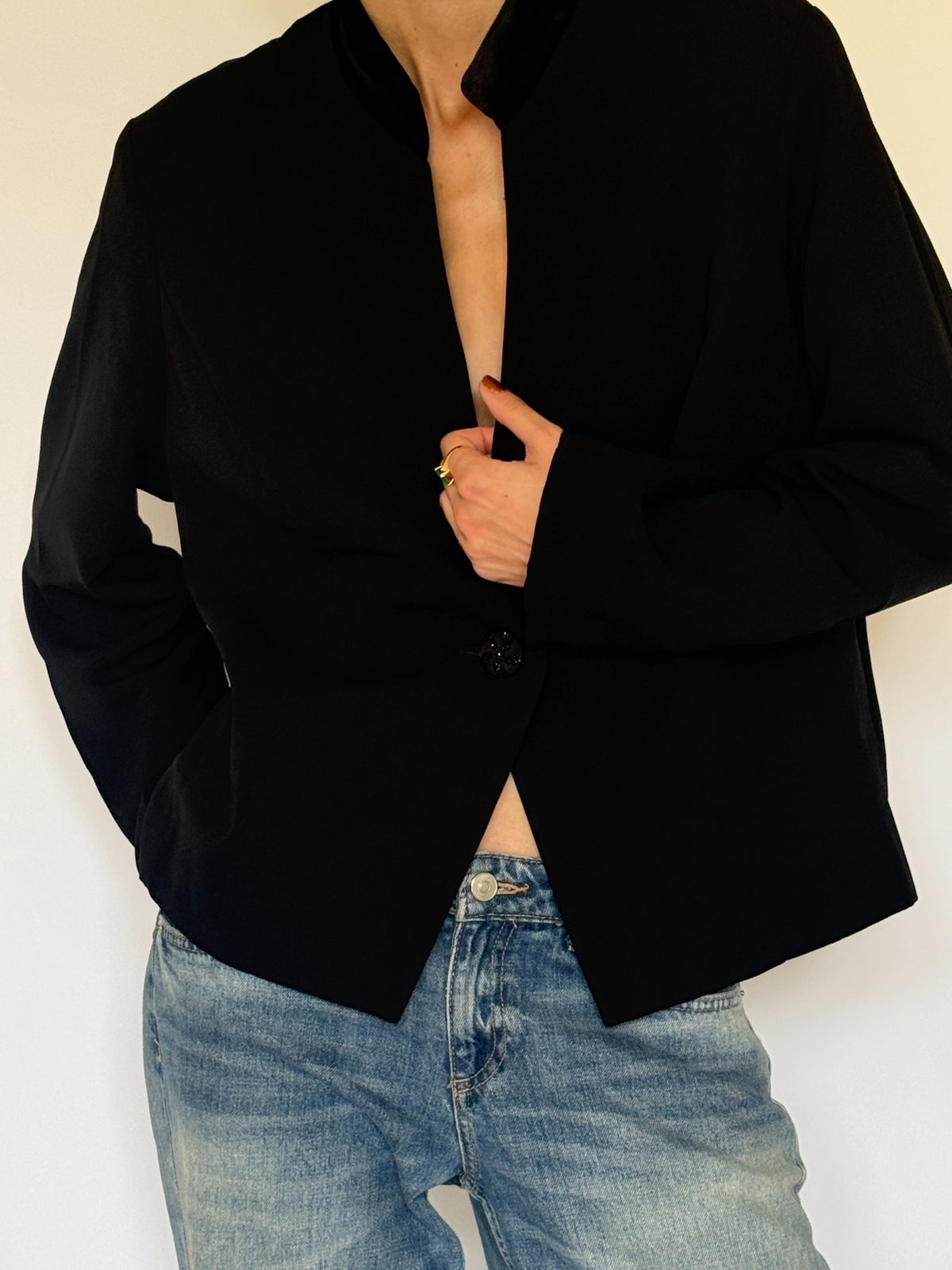 Vintage black blazer front detail