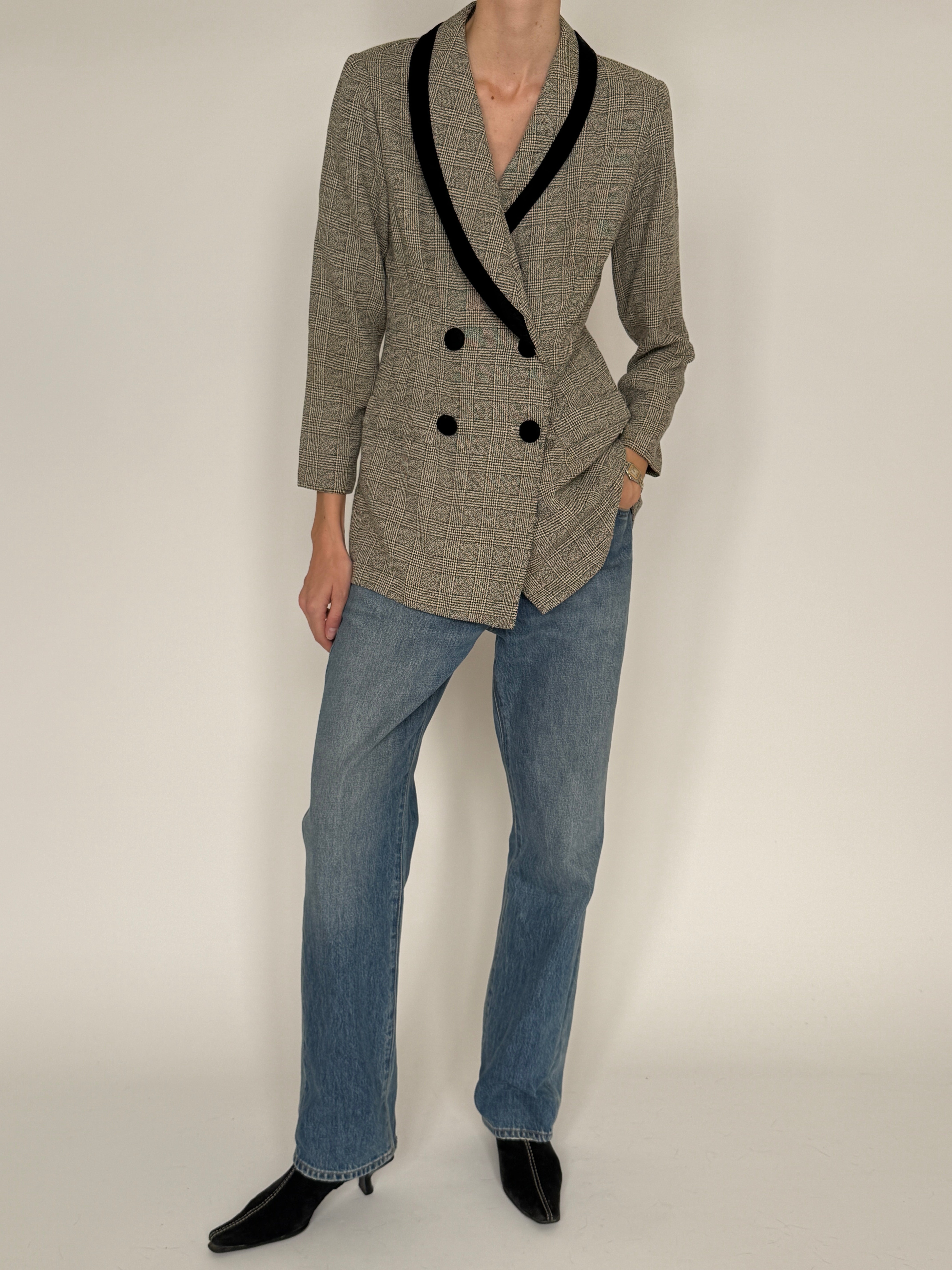 Vintage plaid tailored blazer full look