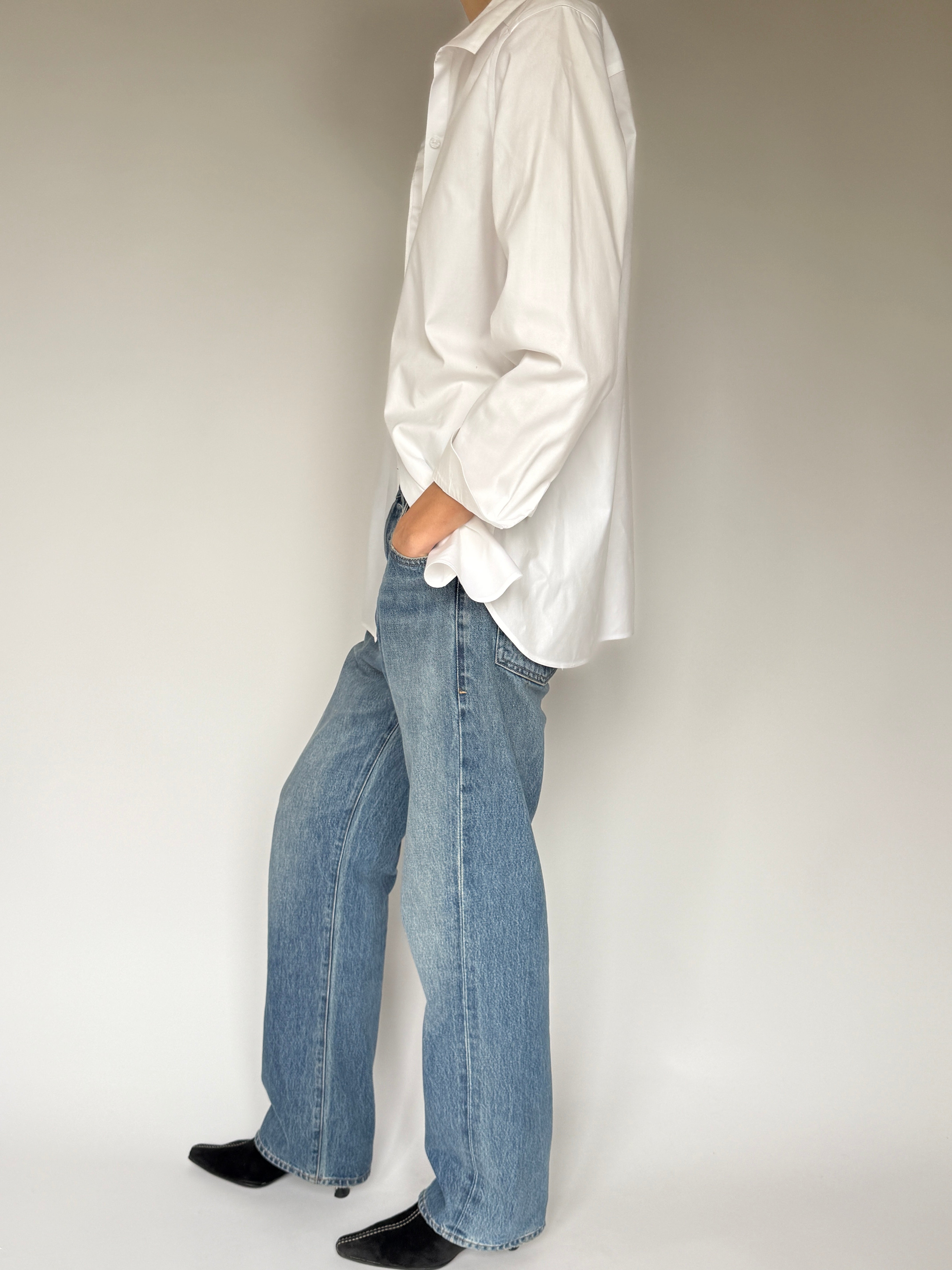 Vintage Crisp White Button-Up Shirt 7078