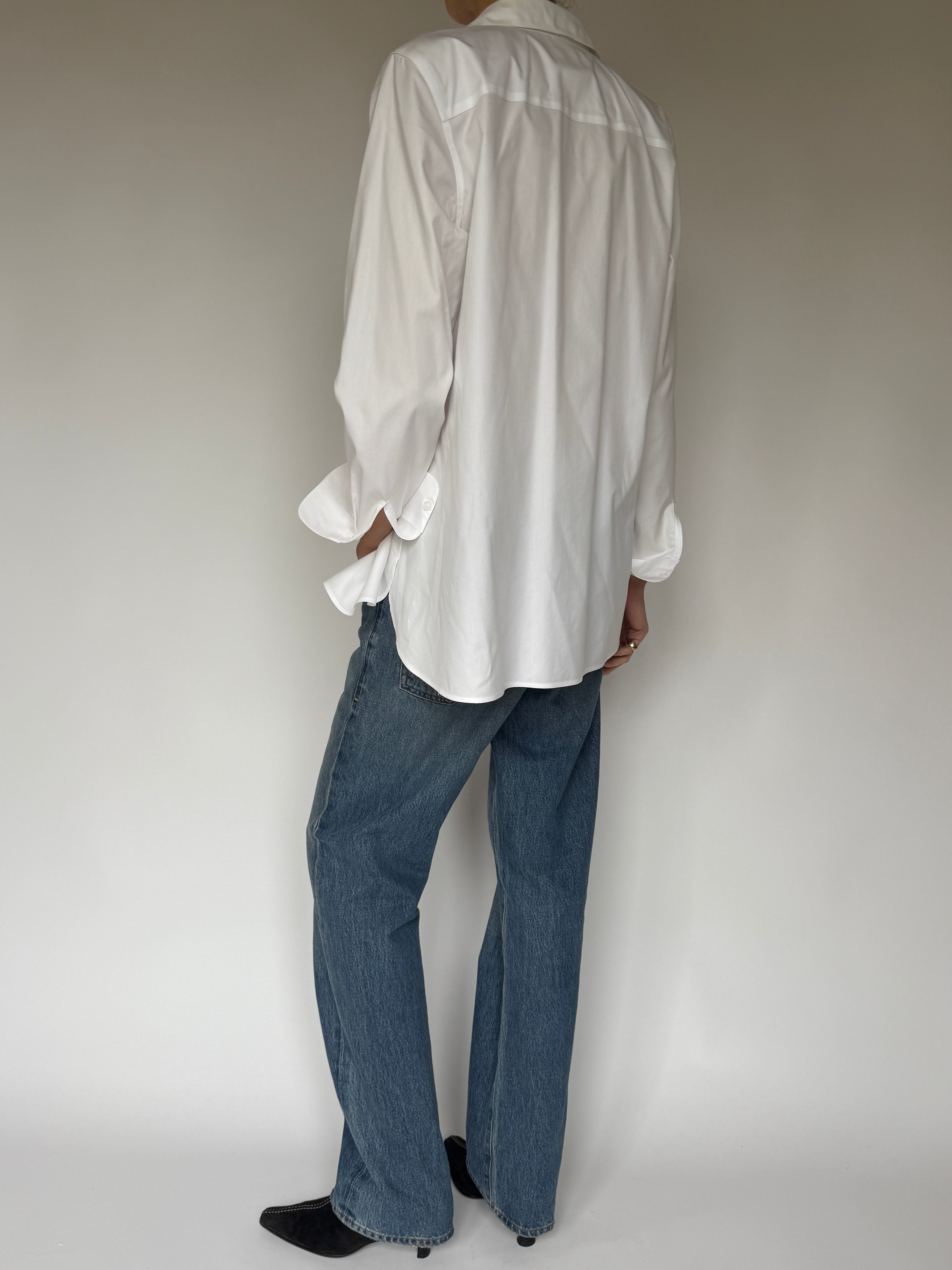Vintage Crisp White Button-Up Shirt 7078