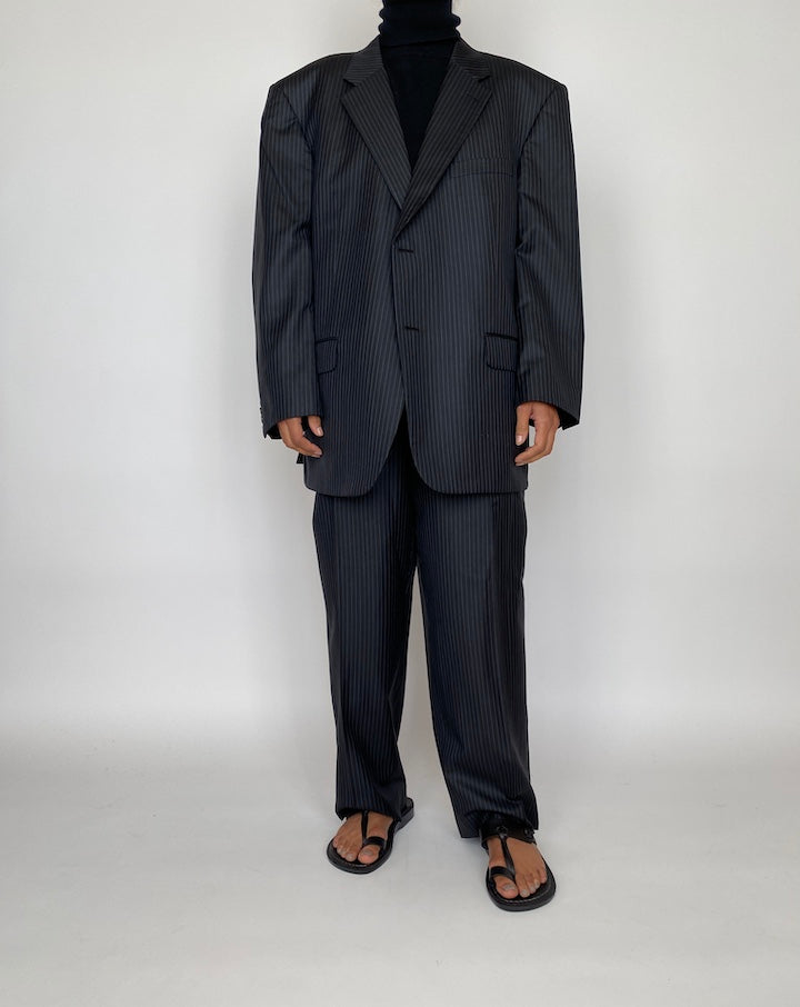 VINTAGE PINSTRIPED SUIT 2078