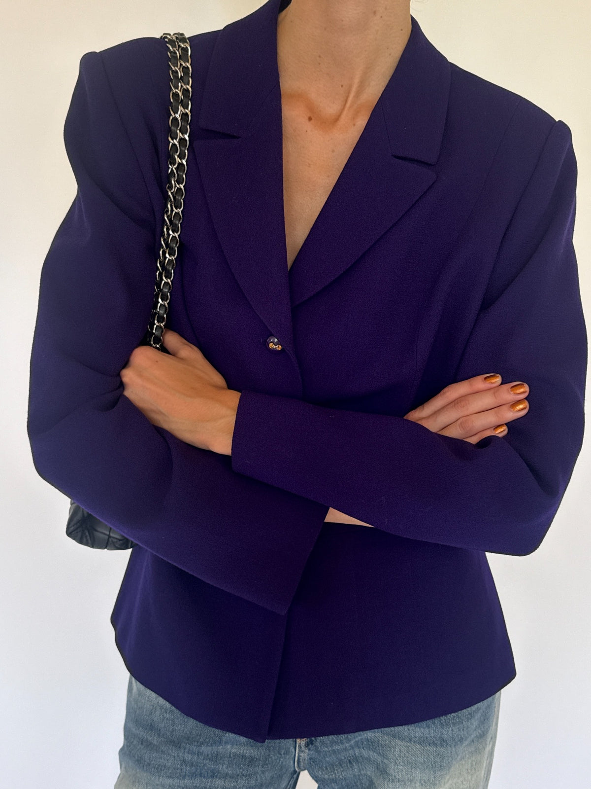 Vintage purple single-breasted blazer lapel detail