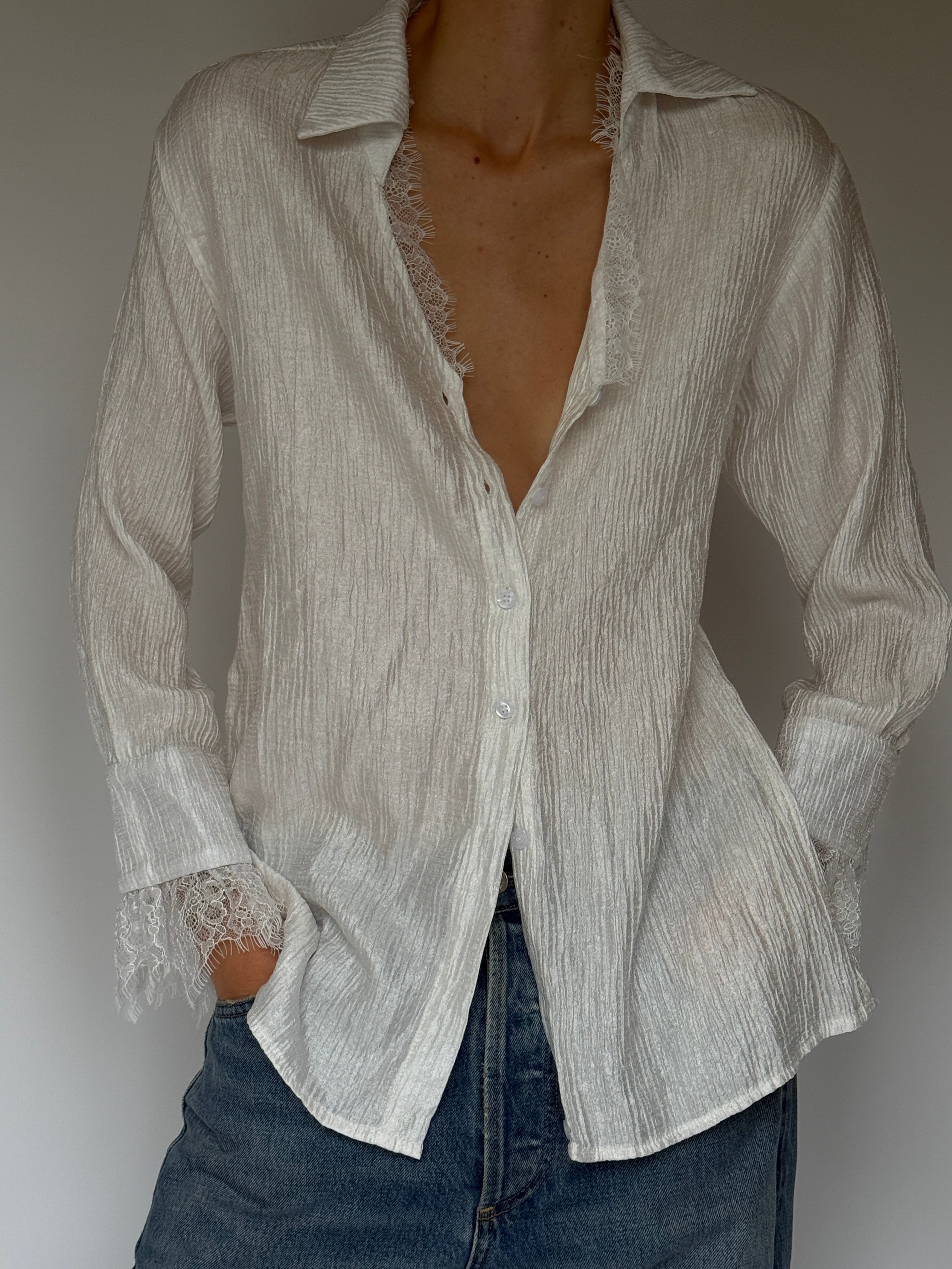 Vintage White Crinkled Lace-Trim Blouse 7086