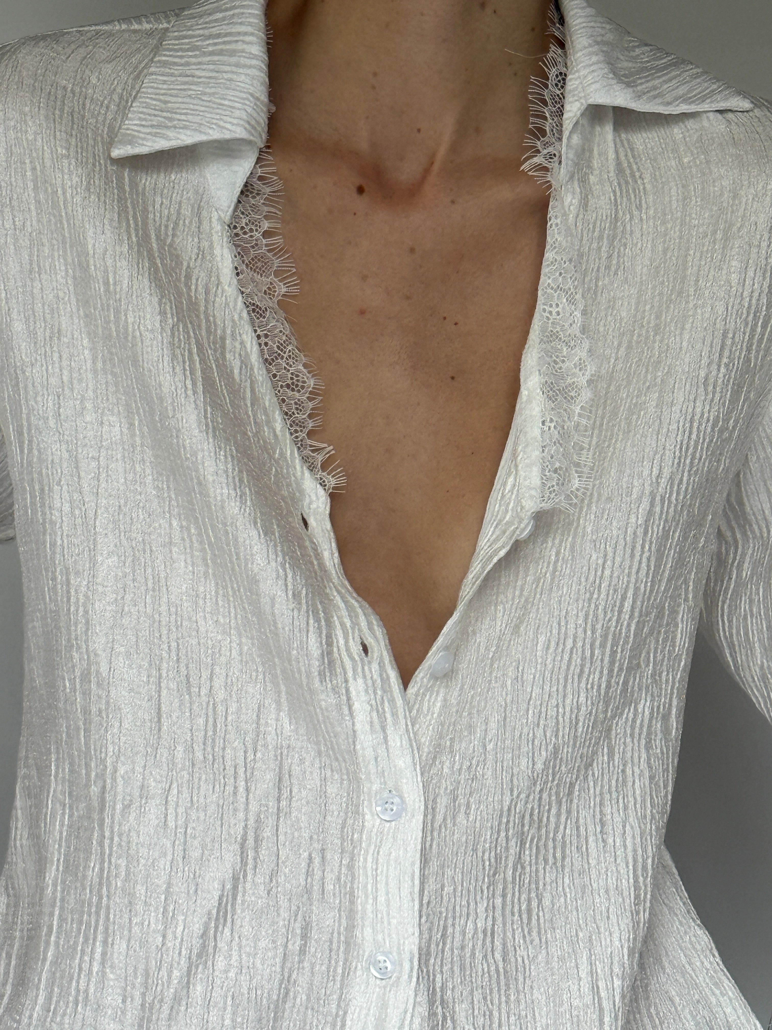 Vintage White Crinkled Lace-Trim Blouse 7086