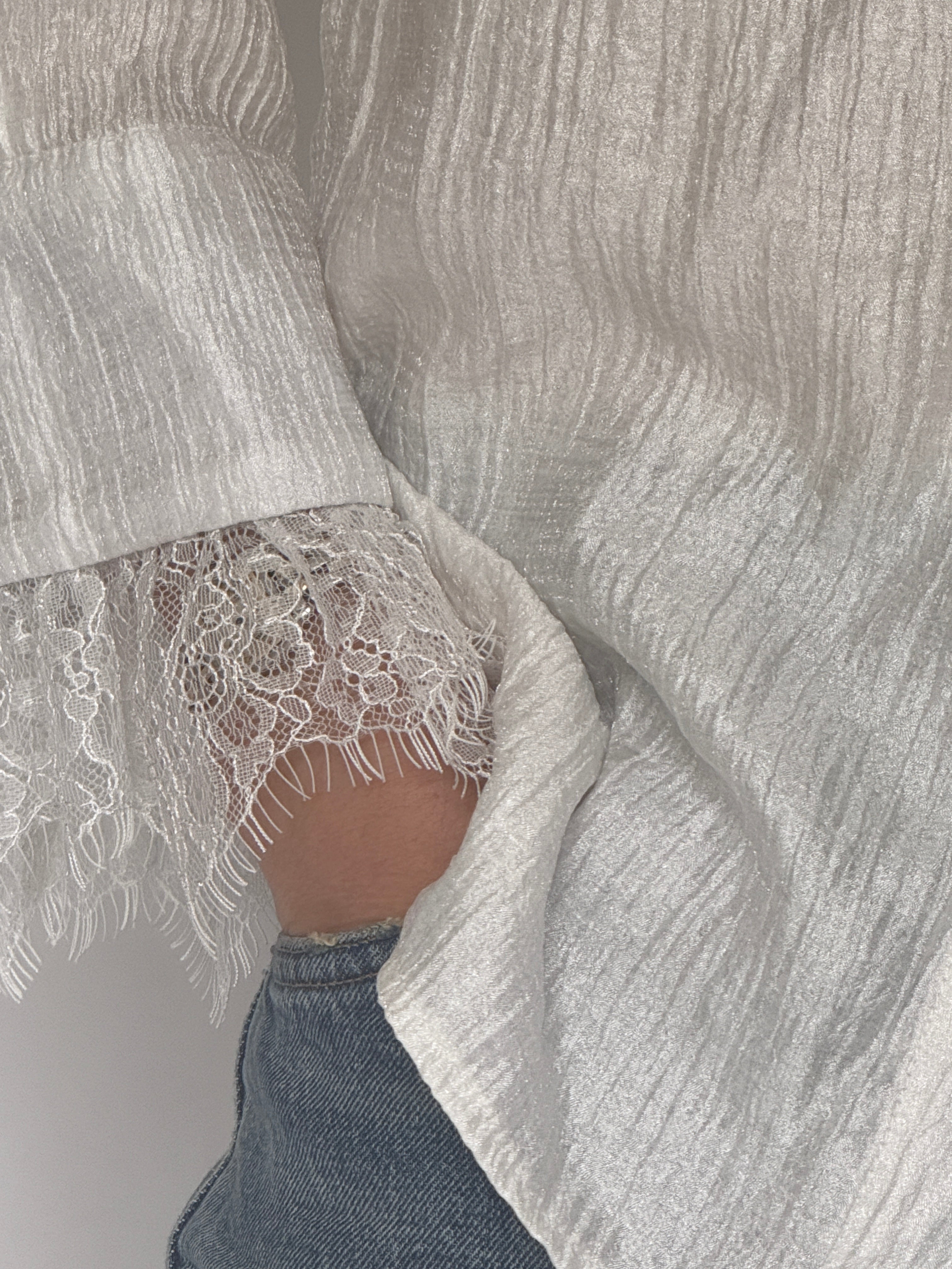 Vintage White Crinkled Lace-Trim Blouse 7086