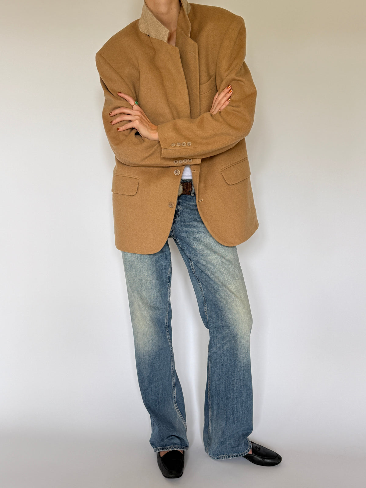 Vintage oversized camel wool blazer front view