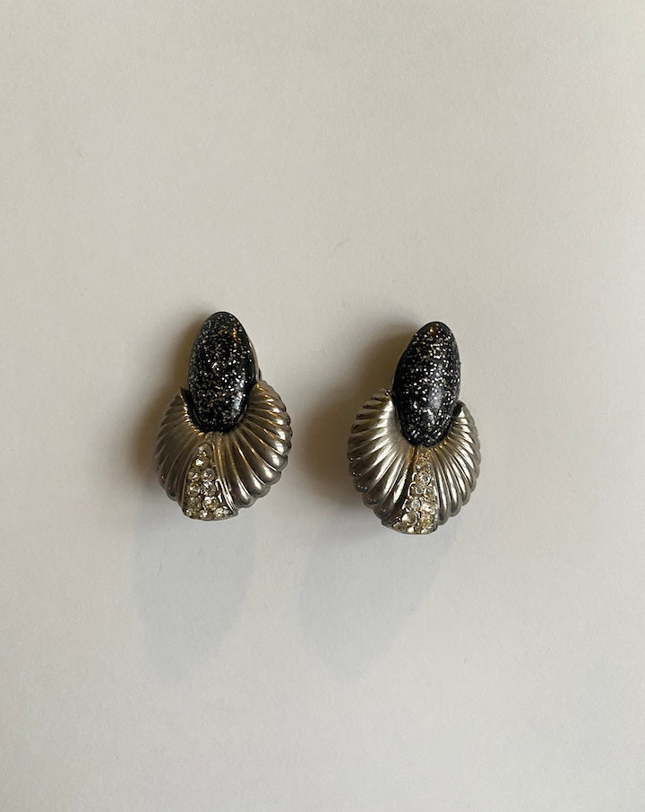 VINTAGE SILVER AND BLACK EARRING