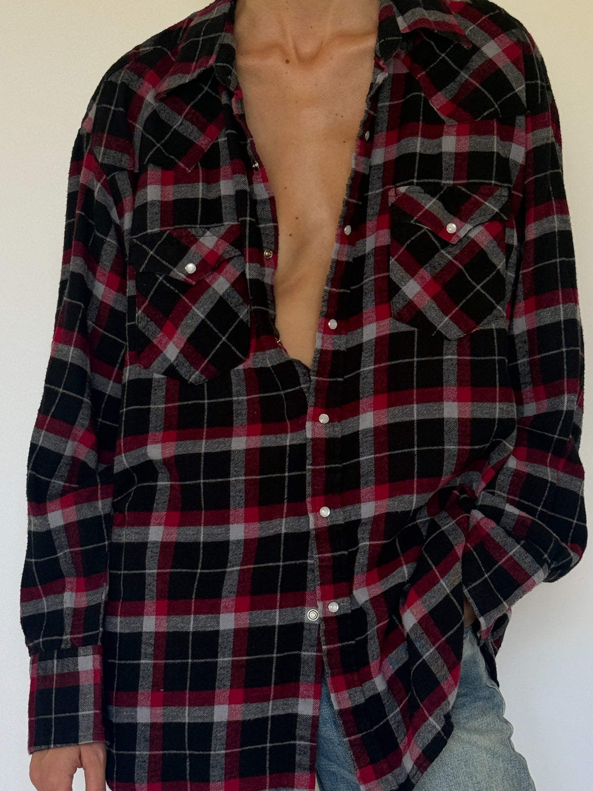 Vintage western plaid shirt black red and grey final angle